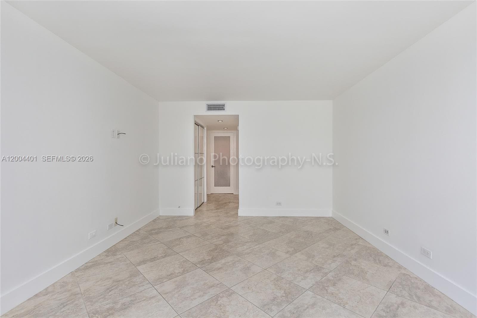 6039 Collins Ave 1415 photo 16
