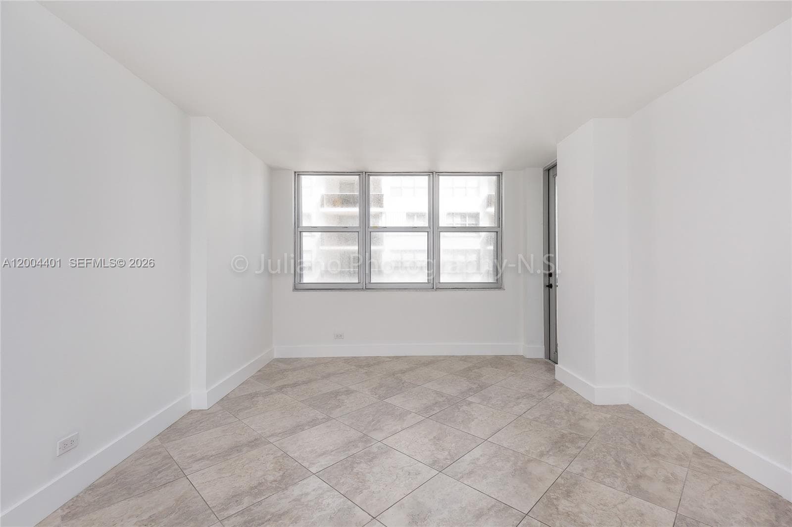 6039 Collins Ave 1415 photo 14