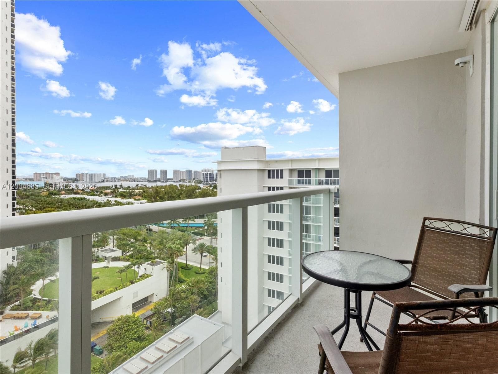19201 Collins Ave 1109 photo 3