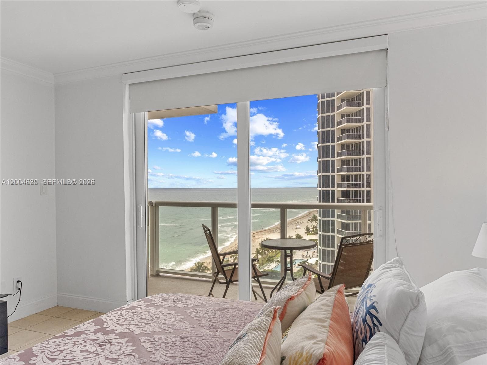 19201 Collins Ave 1109 photo 5