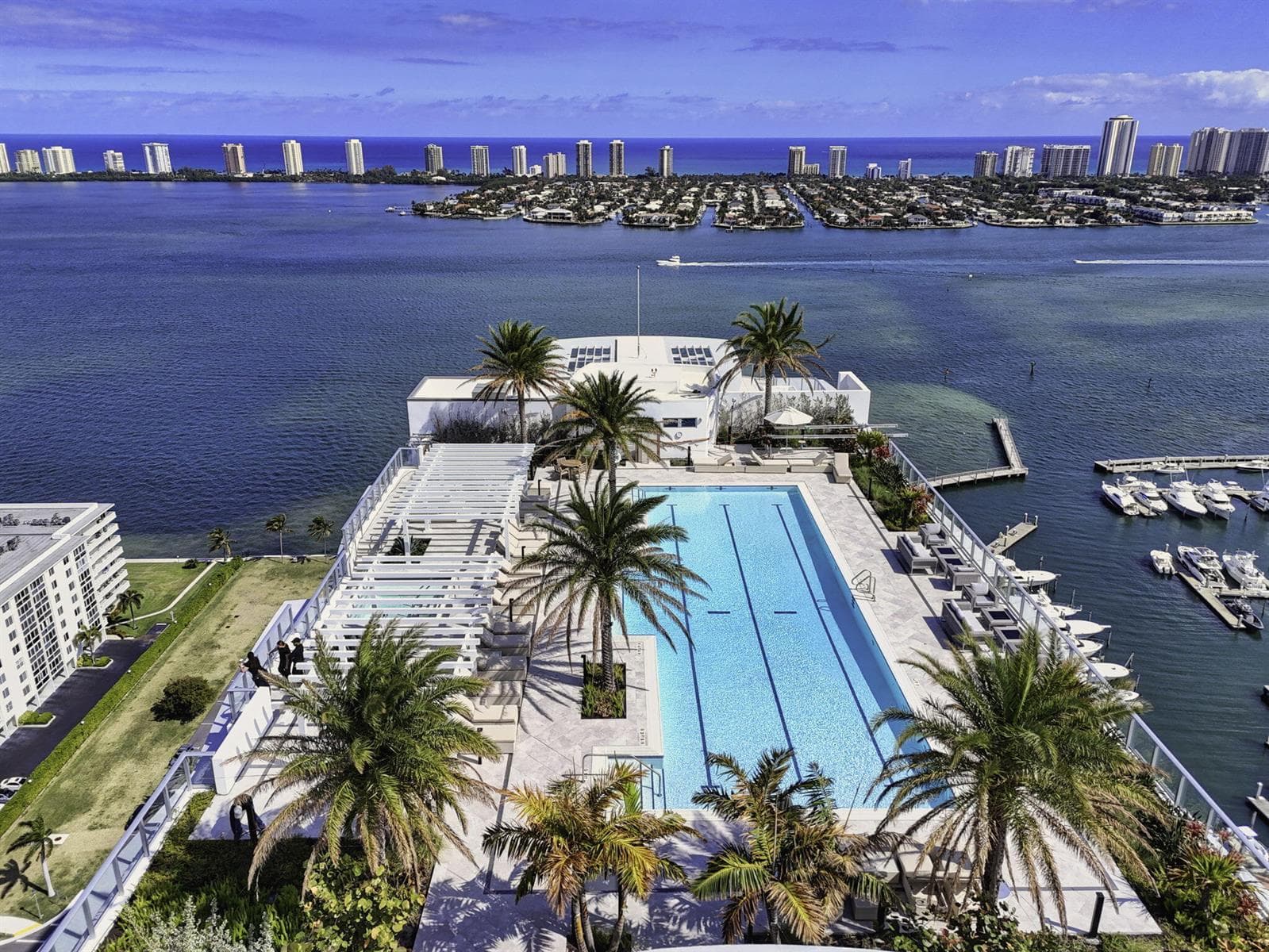 220 Lake Shore Drive #605 2