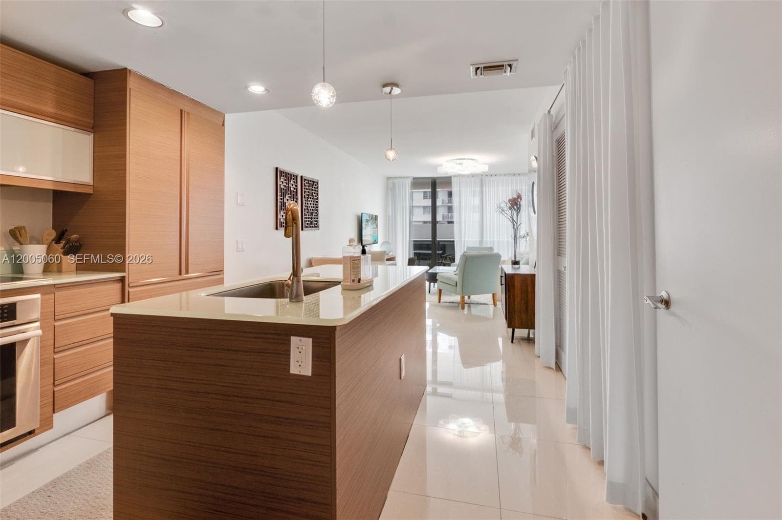 5875 Collins Ave 604 photo 3