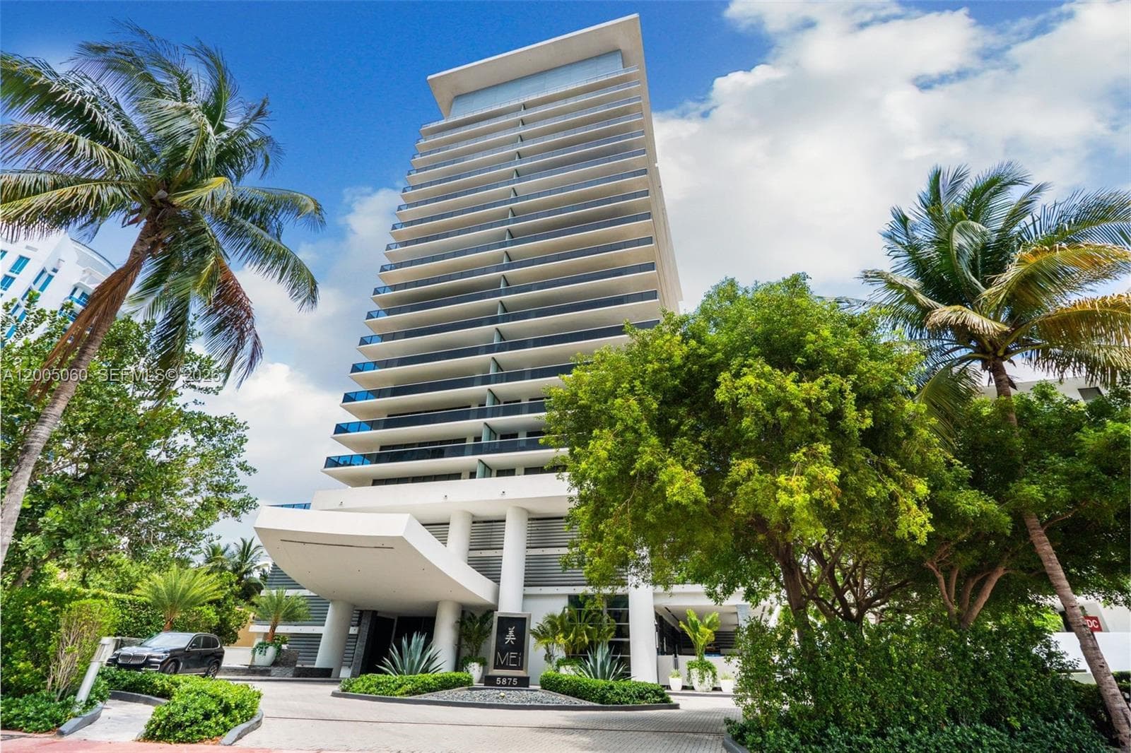 5875 Collins Ave 604 photo 1