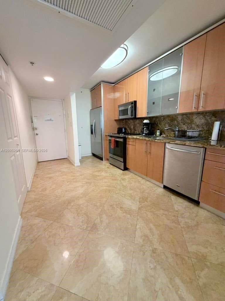 100 Lincoln Rd 534 photo 4