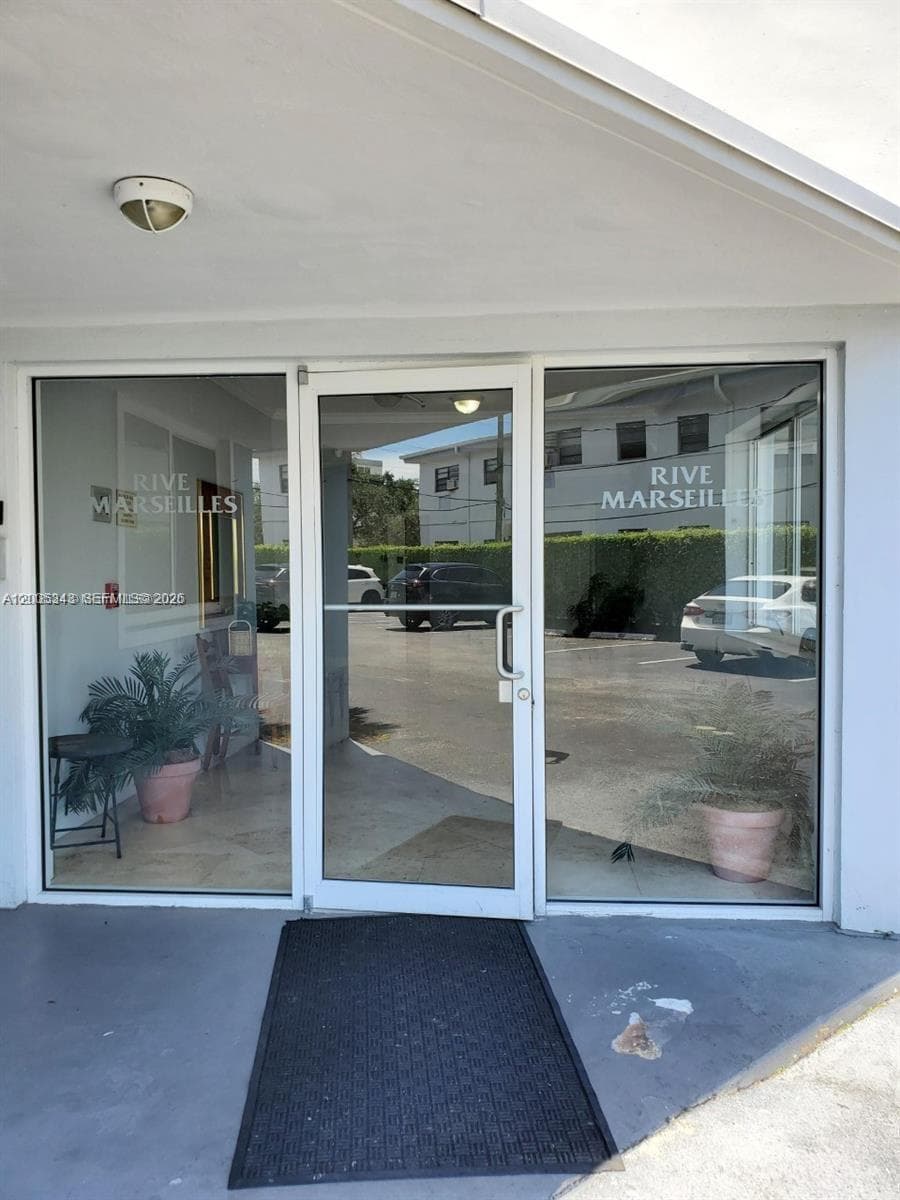 1185 Marseille Dr 209 photo 10