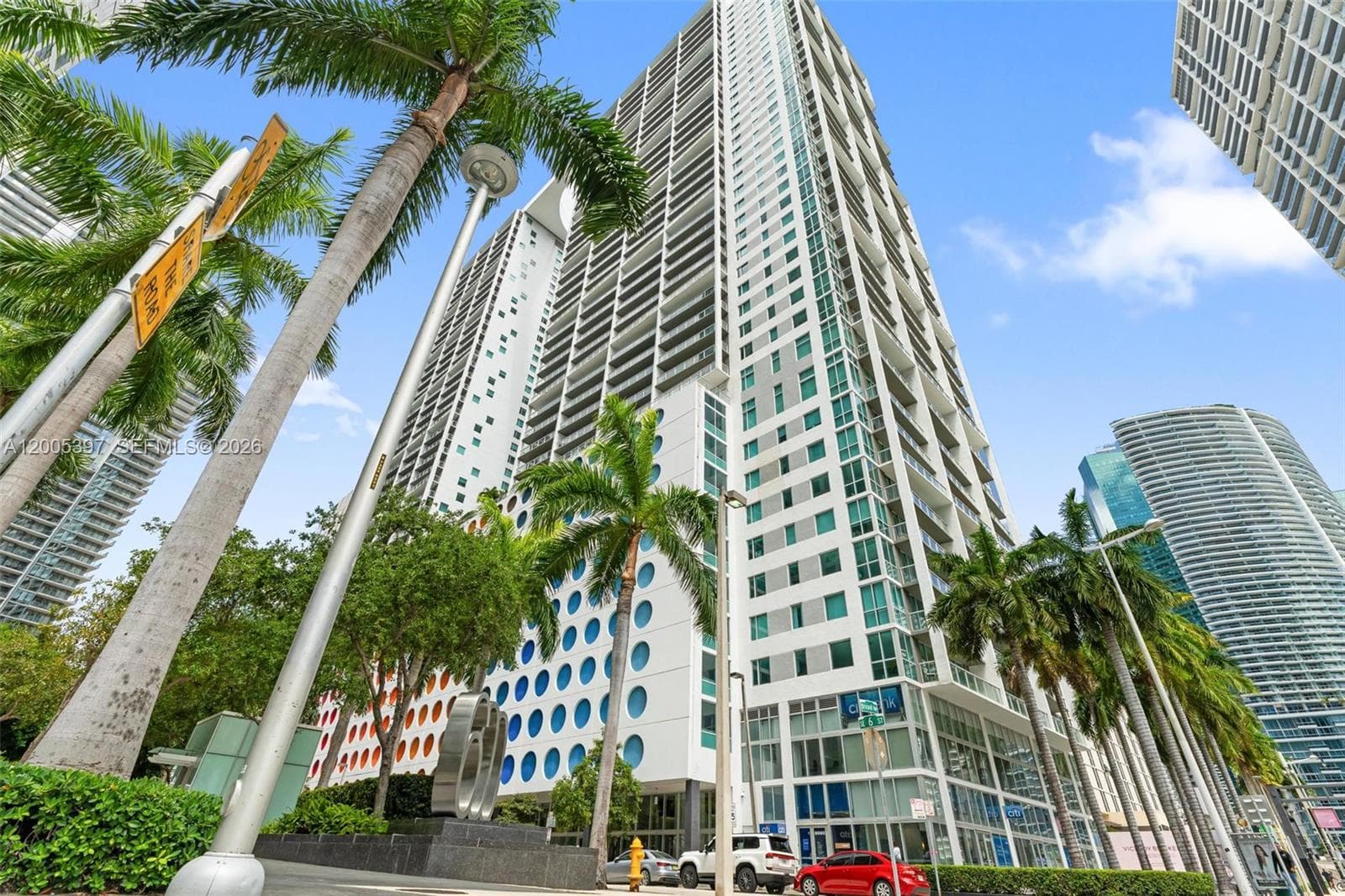 500 Brickell Ave 1405 photo 1