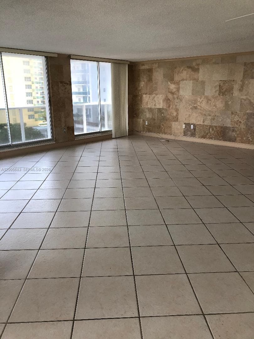 2751 S Ocean Dr 701N photo 13