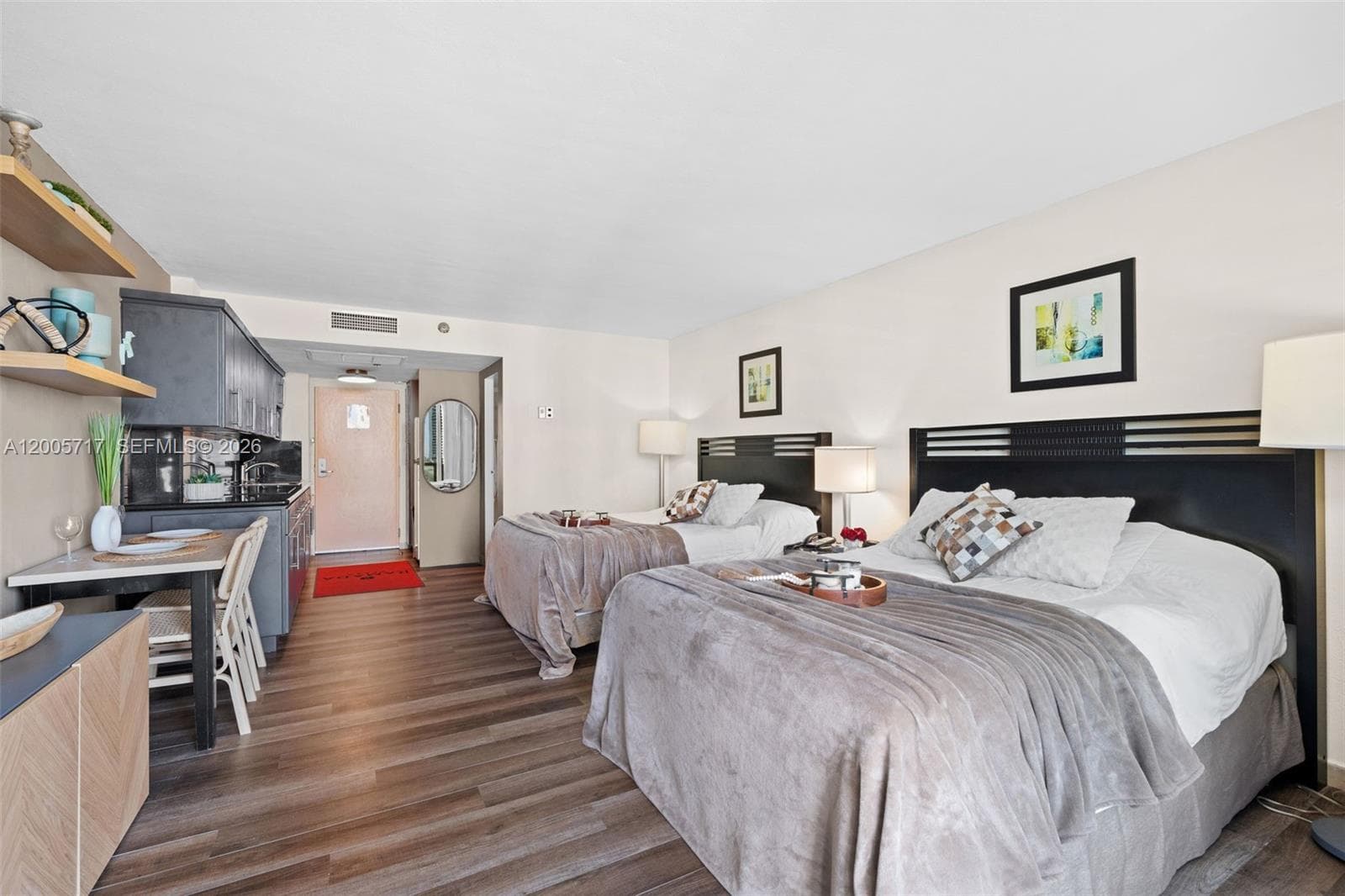 19201 Collins Ave 736 photo 5