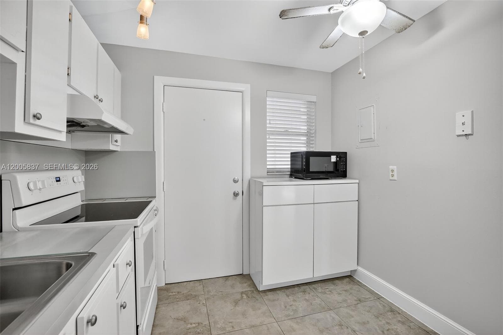 3050 NE 16th Ave 407 photo 25