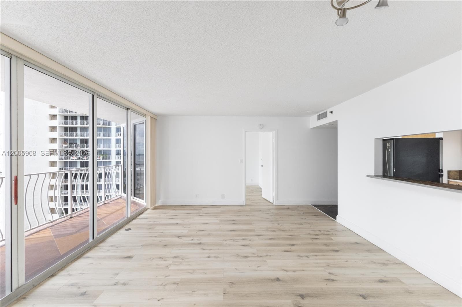 7601 E Treasure Dr 1621 photo 12
