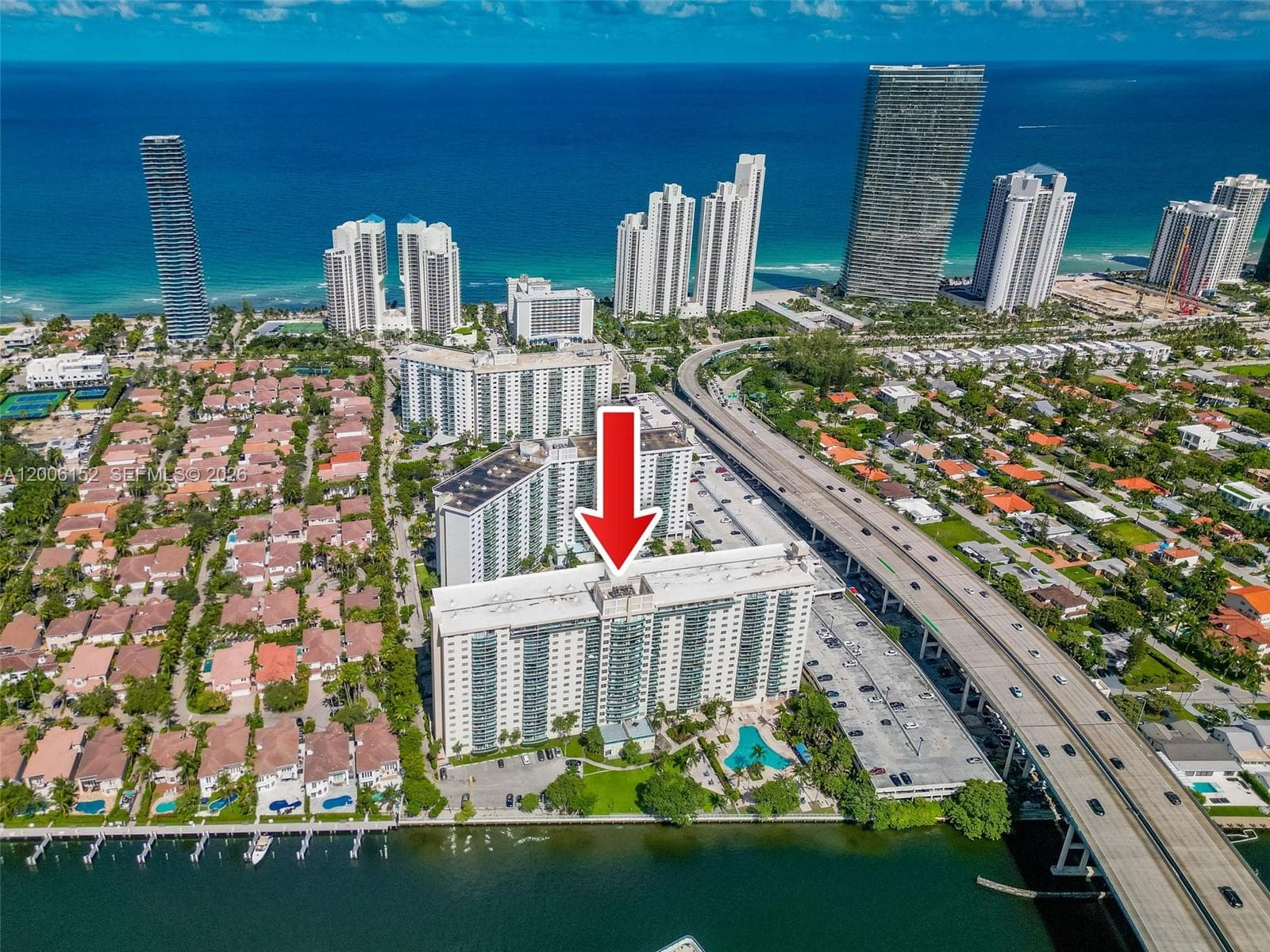 19390 Collins Ave 1410 photo 2