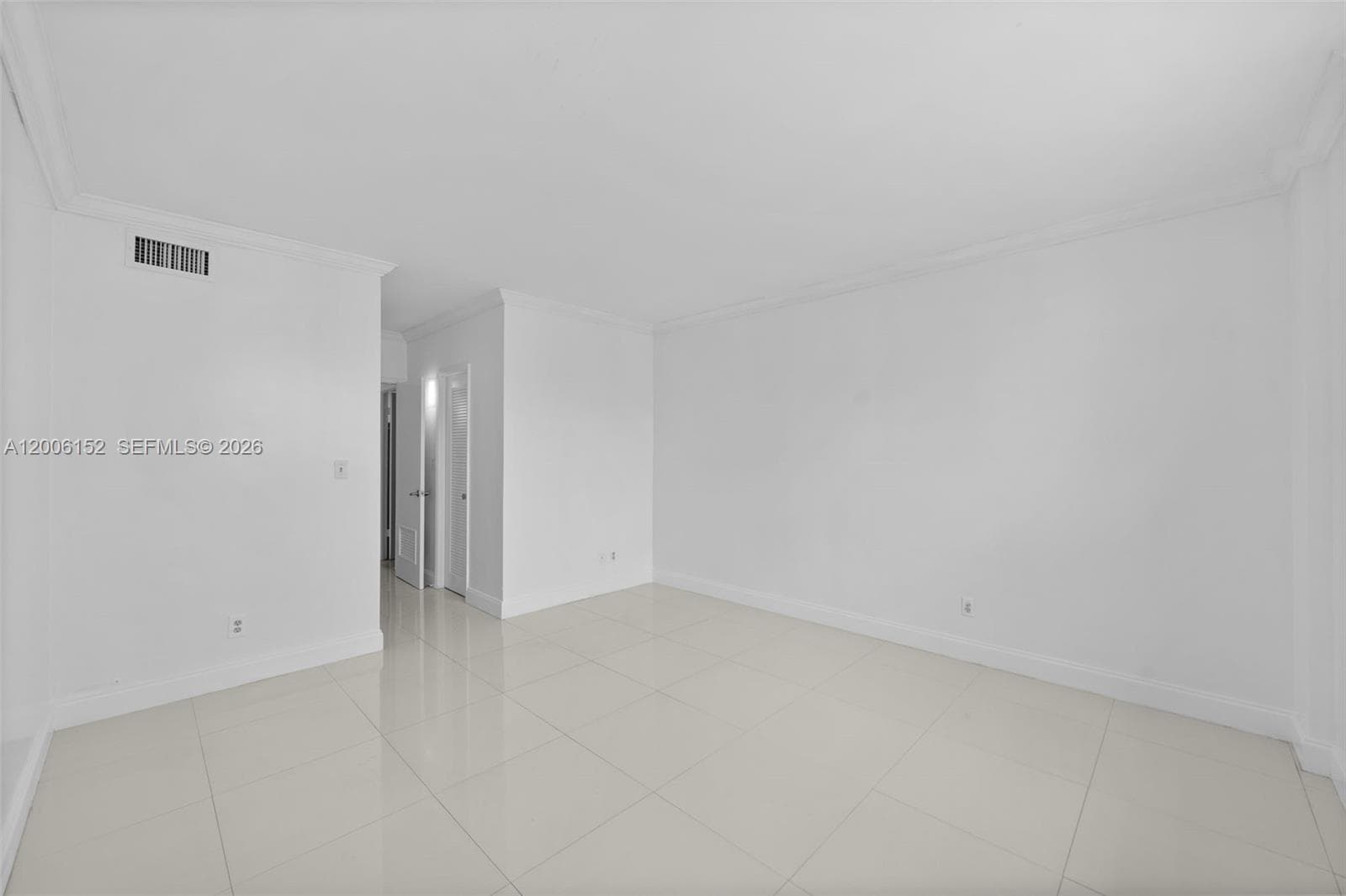 19390 Collins Ave 1410 photo 12