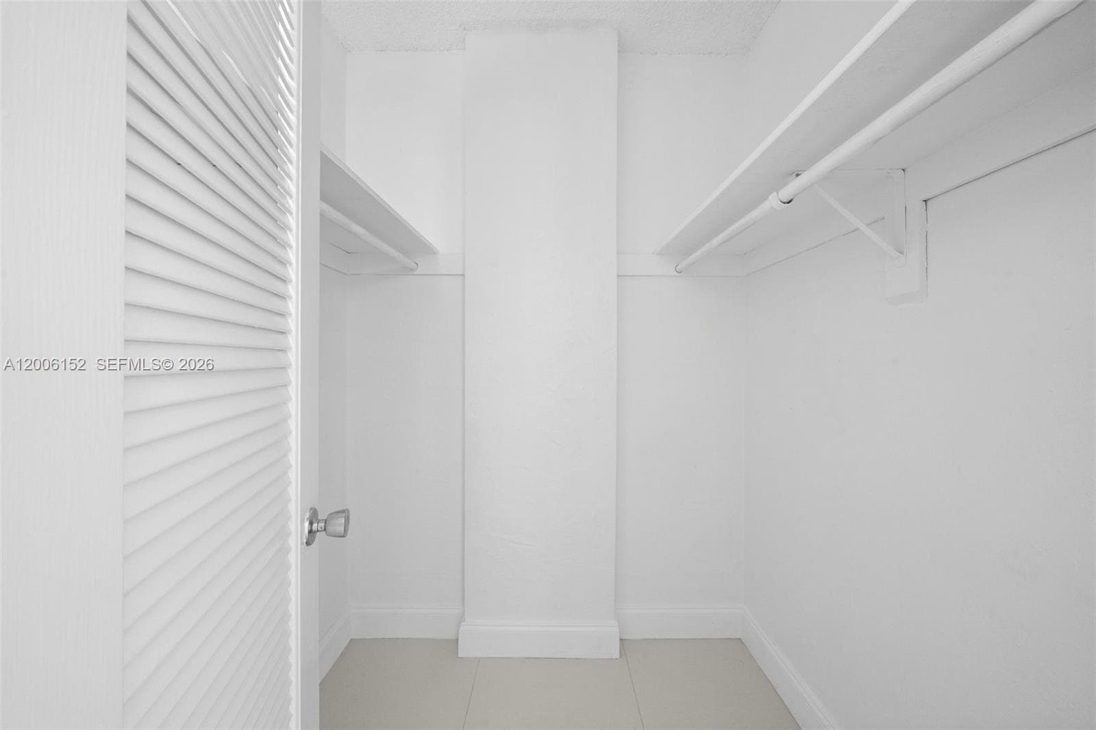 19390 Collins Ave 1410 photo 19