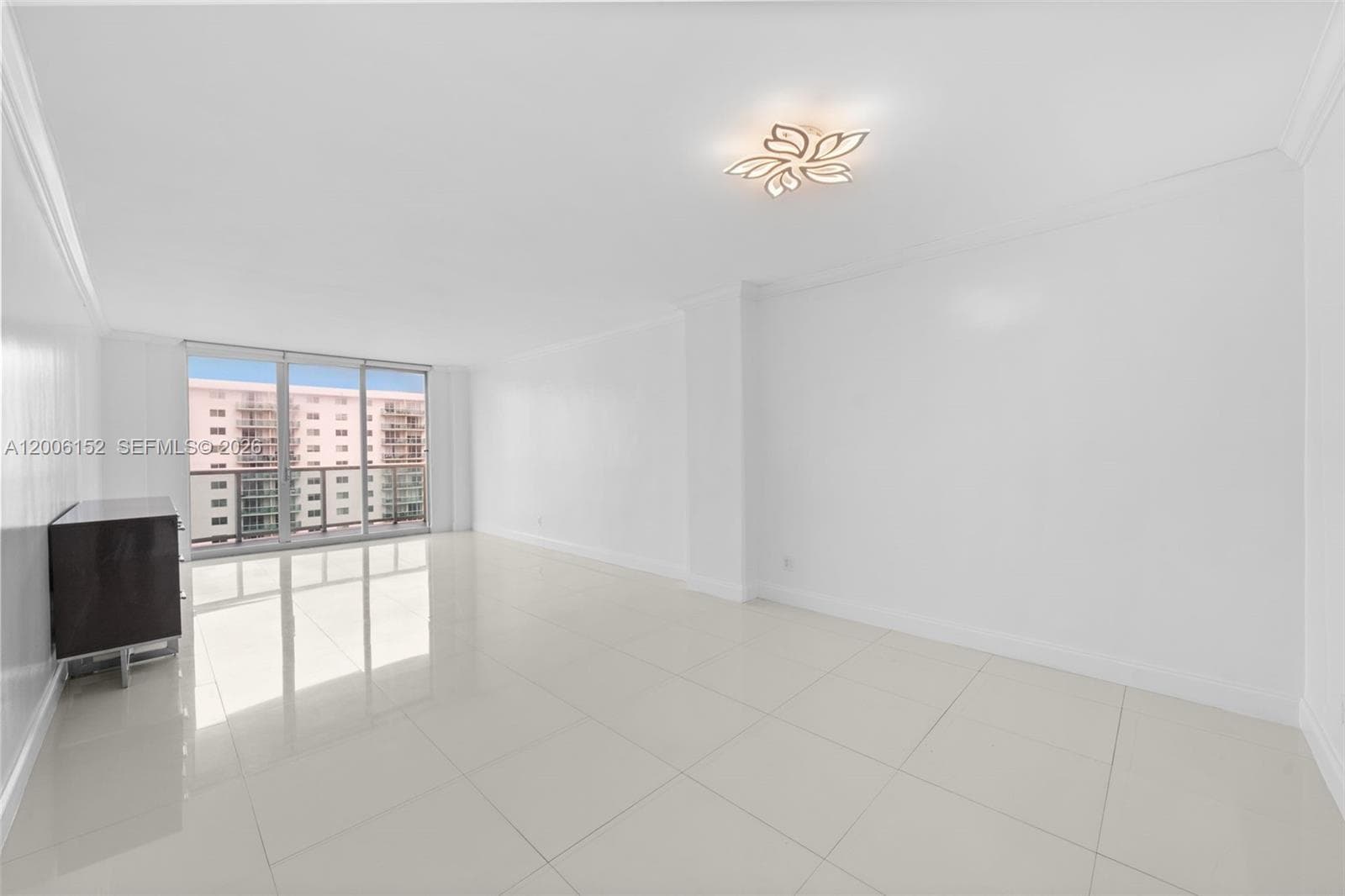 19390 Collins Ave 1410 photo 8