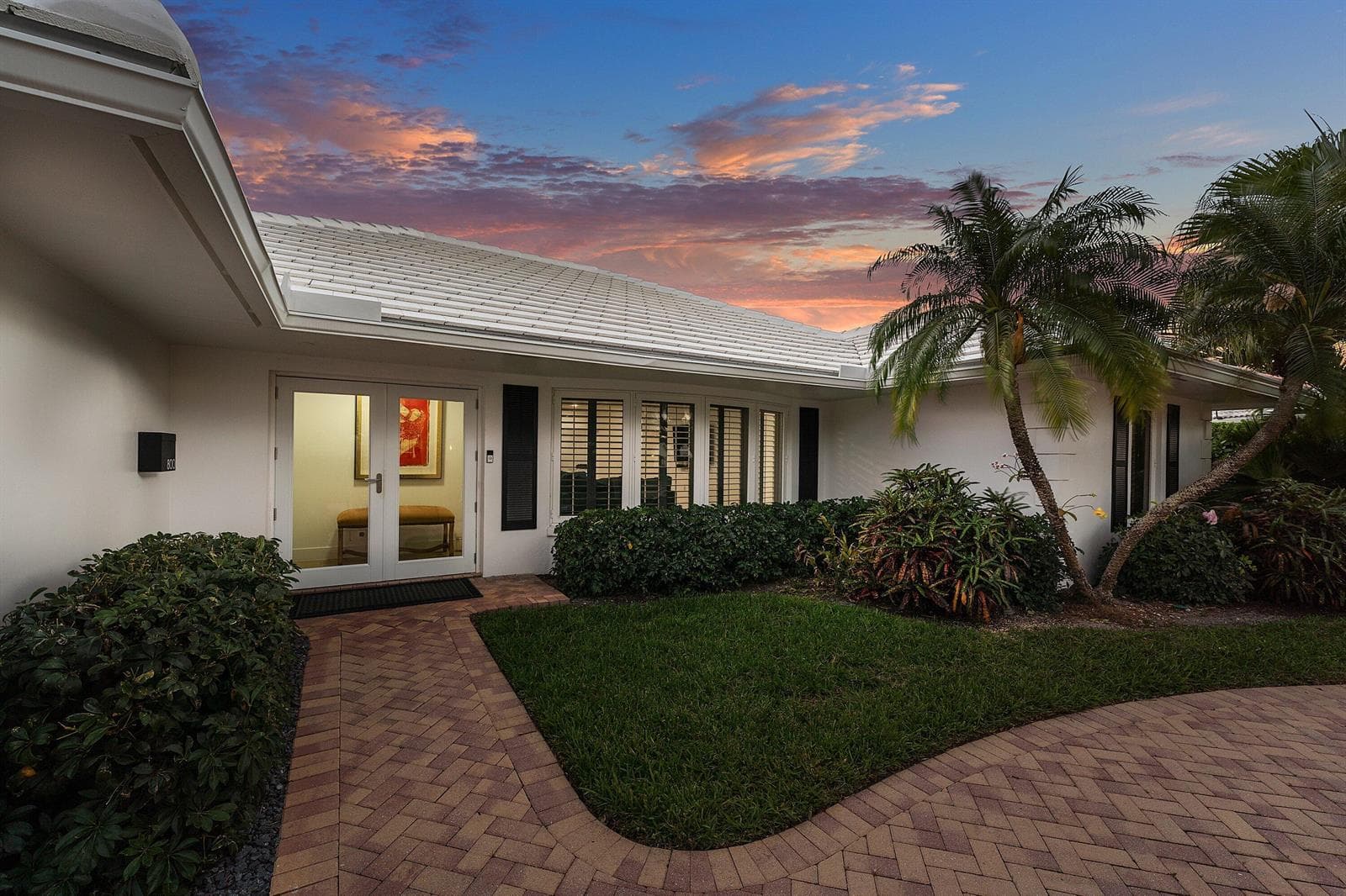 800 Holly Lane 5
