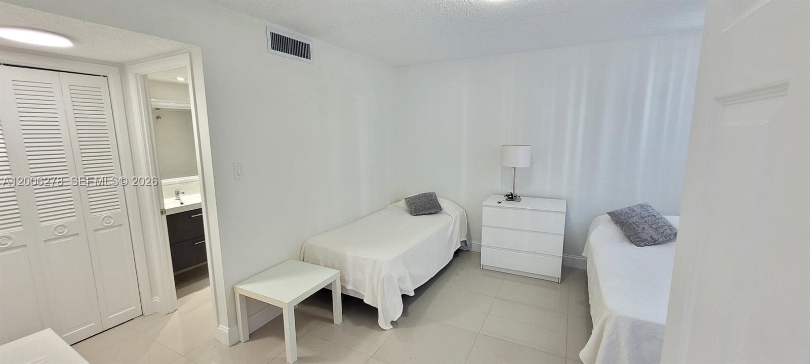 18011 Biscayne Blvd 402 photo 9