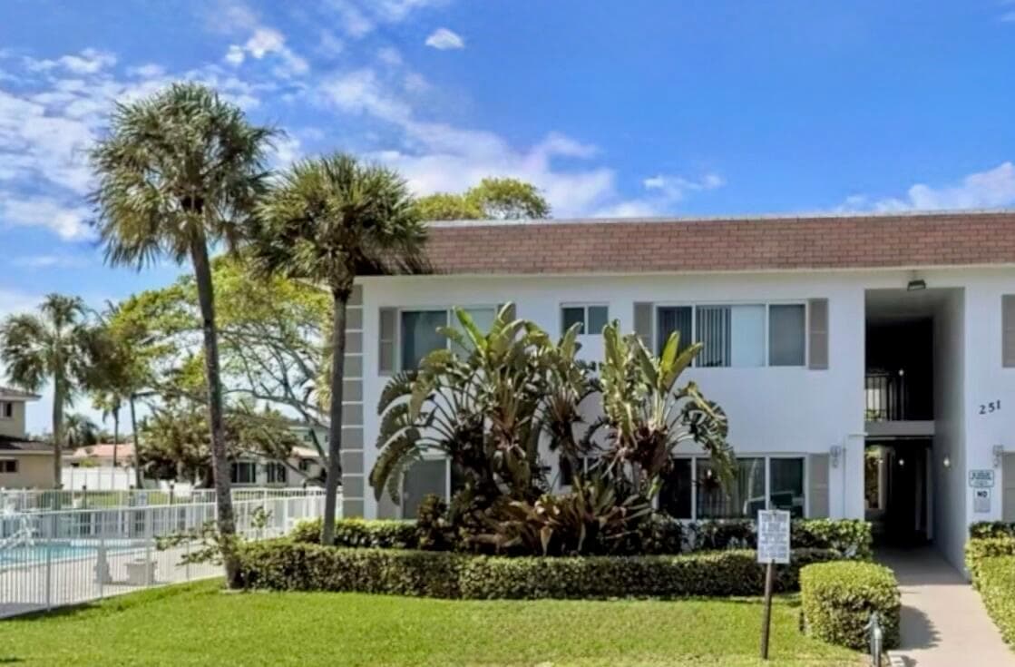 251 SE 6th Avenue #7 1
