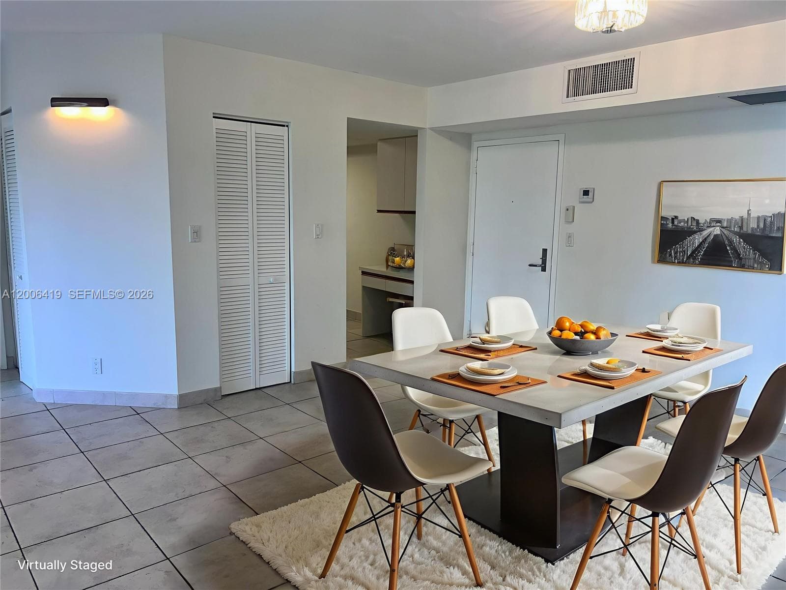 3600 Mystic Pointe Dr 511 photo 2