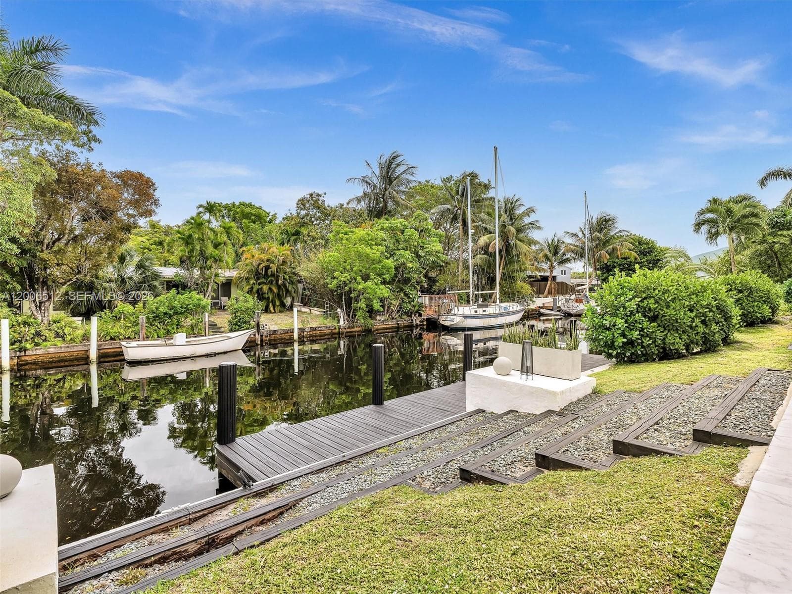 2448 Okeechobee Ln 3