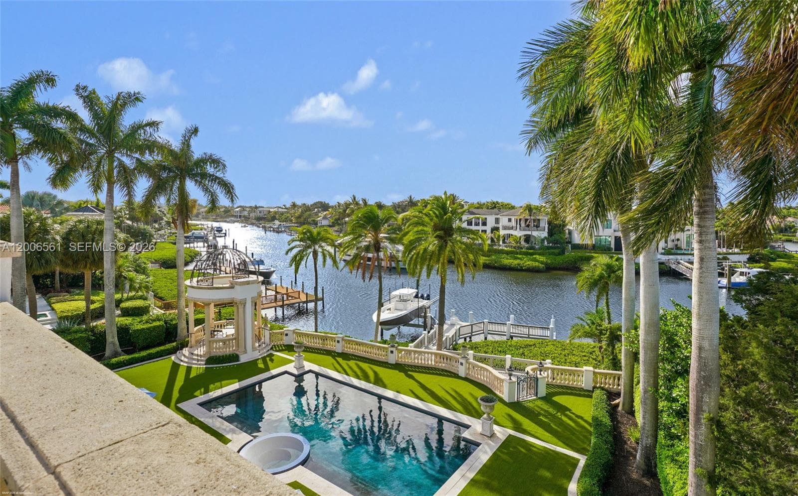 370 Eagle Dr 1