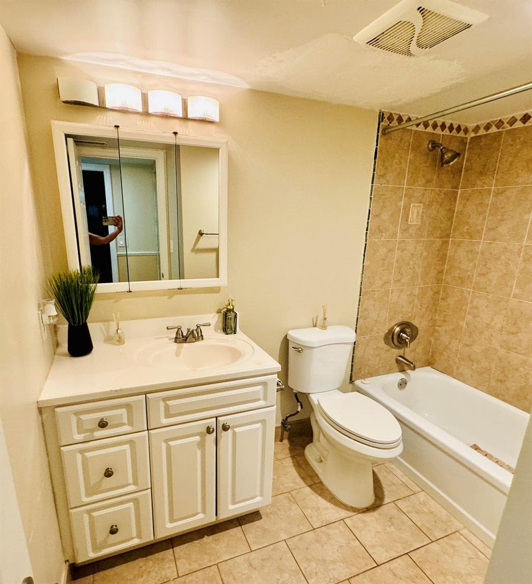 2731 Taft Street #106 5