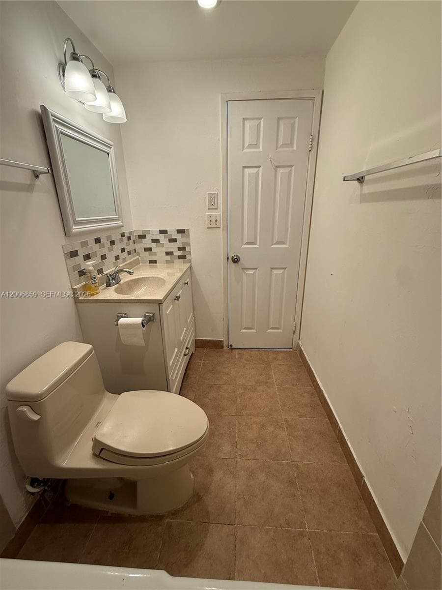 400 Kings Point Dr 608 photo 9
