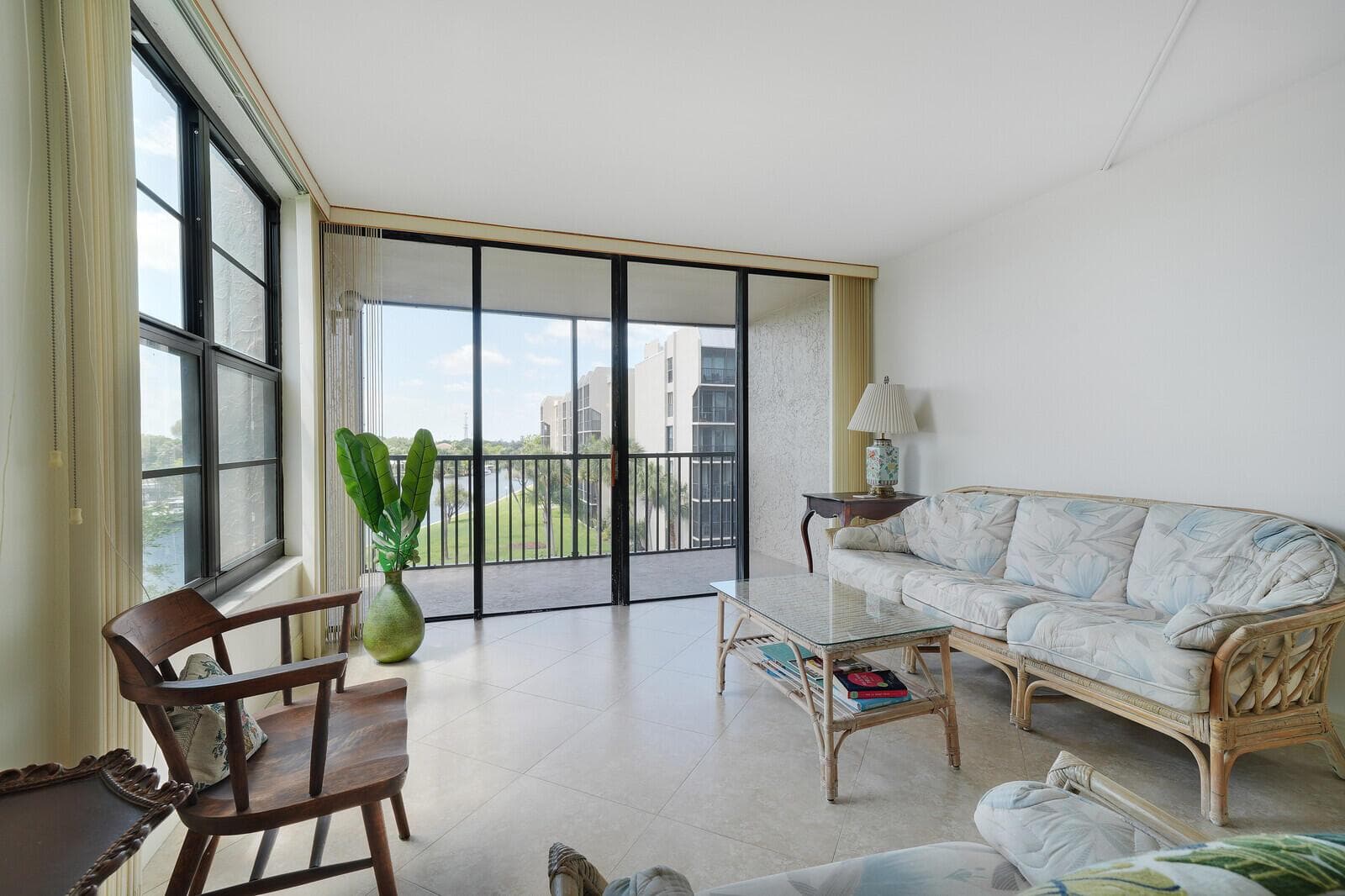 8 Royal Palm Way #401 5