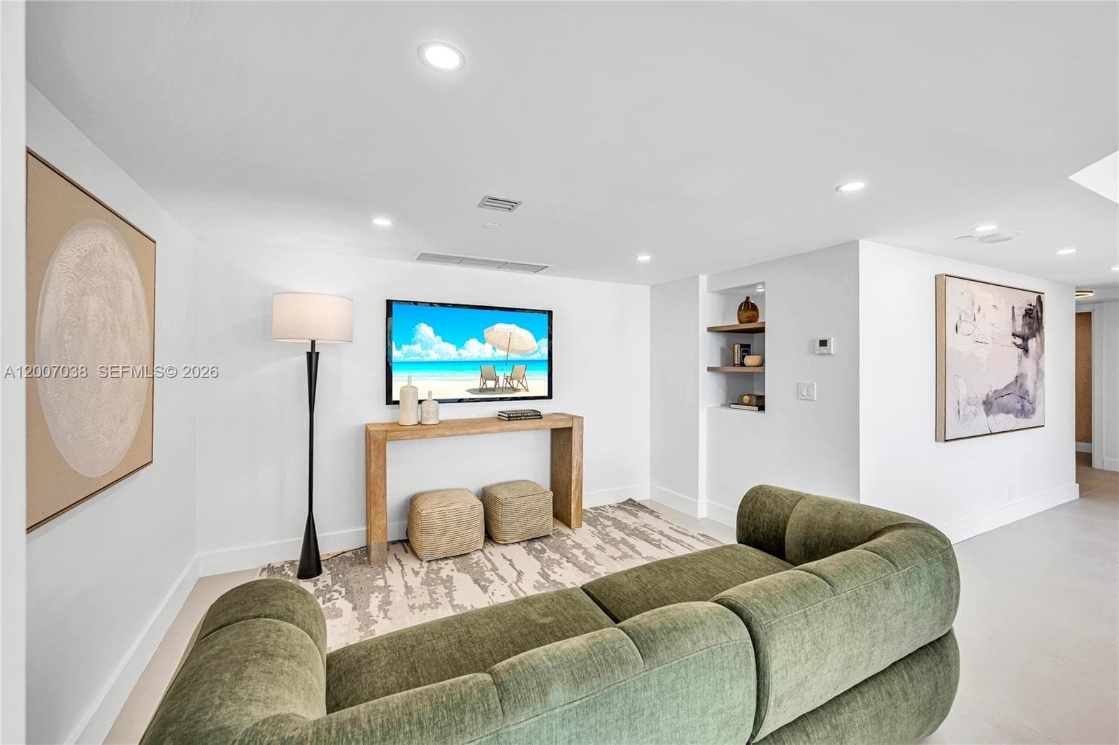 20185 E Country Club Dr 1904 photo 20