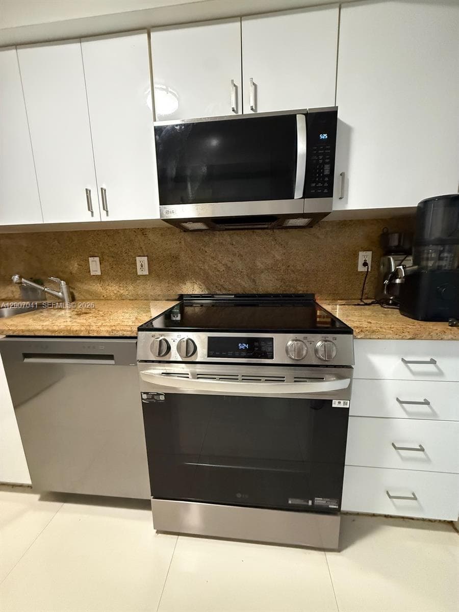 20505 E Country Club Dr 836 photo 12
