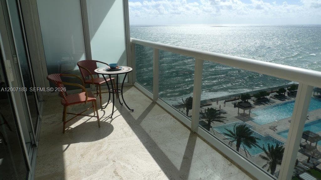 1830 Ocean Dr 5