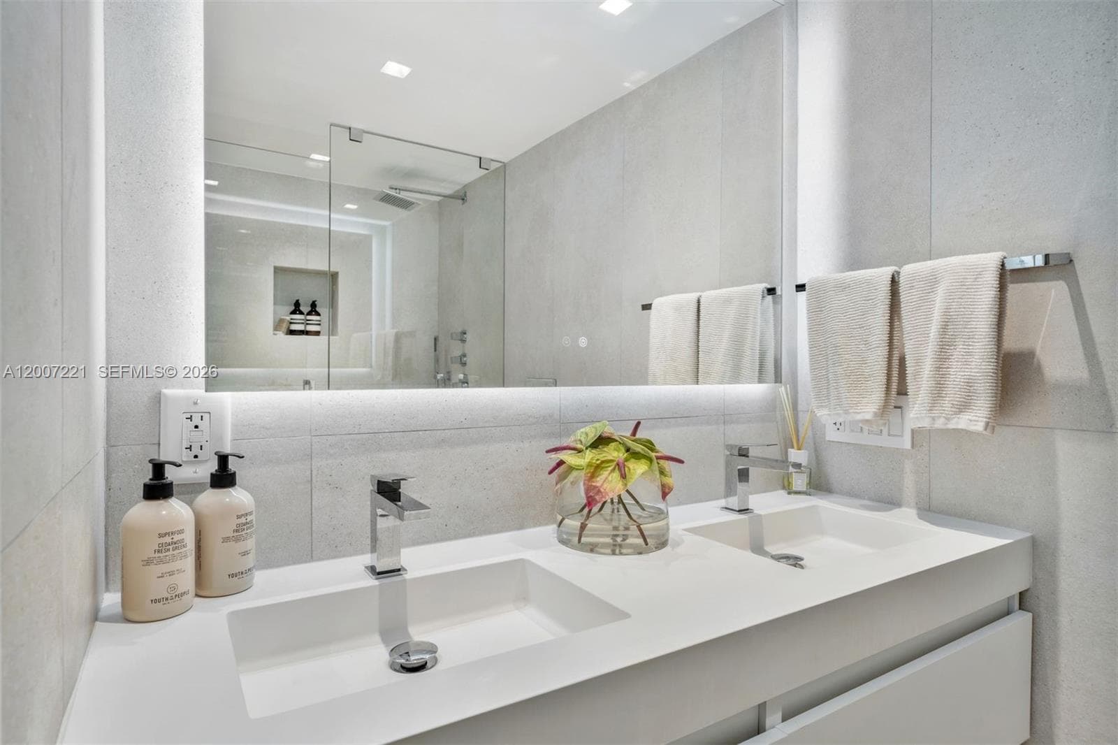 2301 Collins Ave 902 photo 14