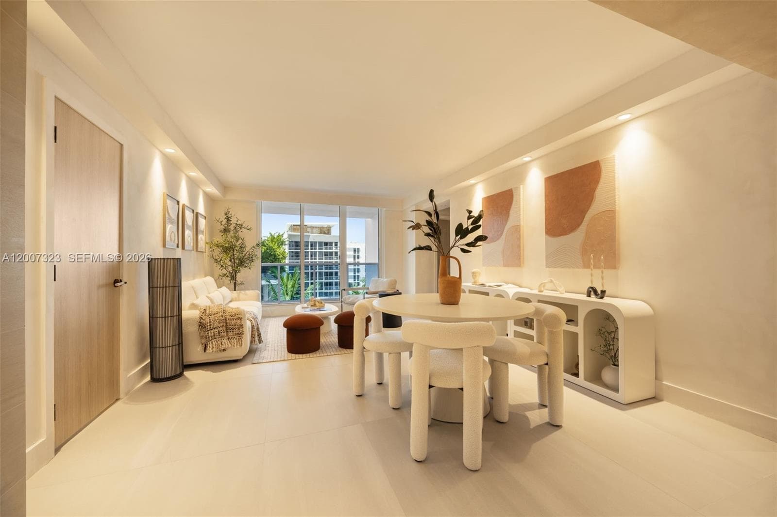 2301 Collins Ave 526 photo 4