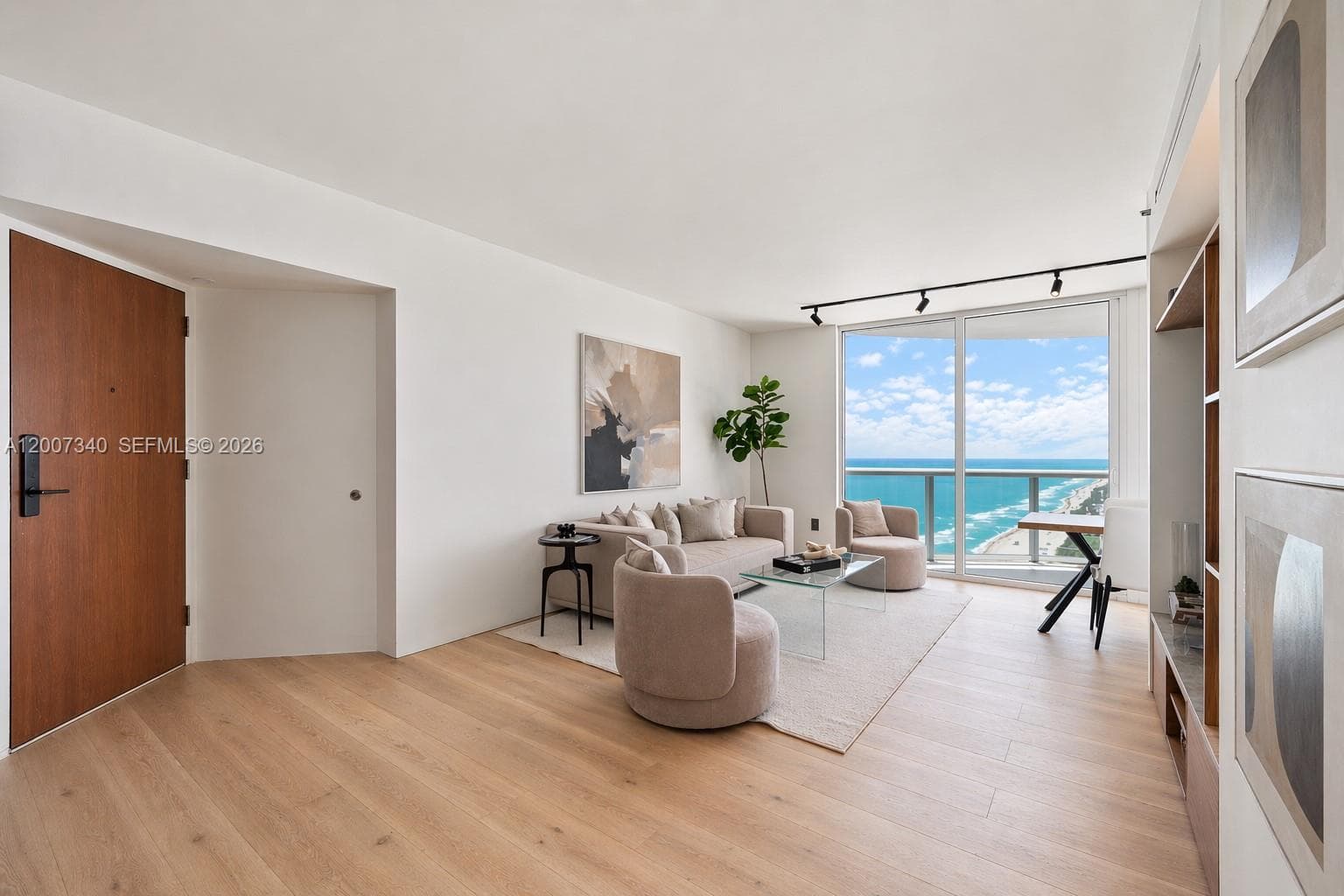6365 Collins Ave 3904 photo 1