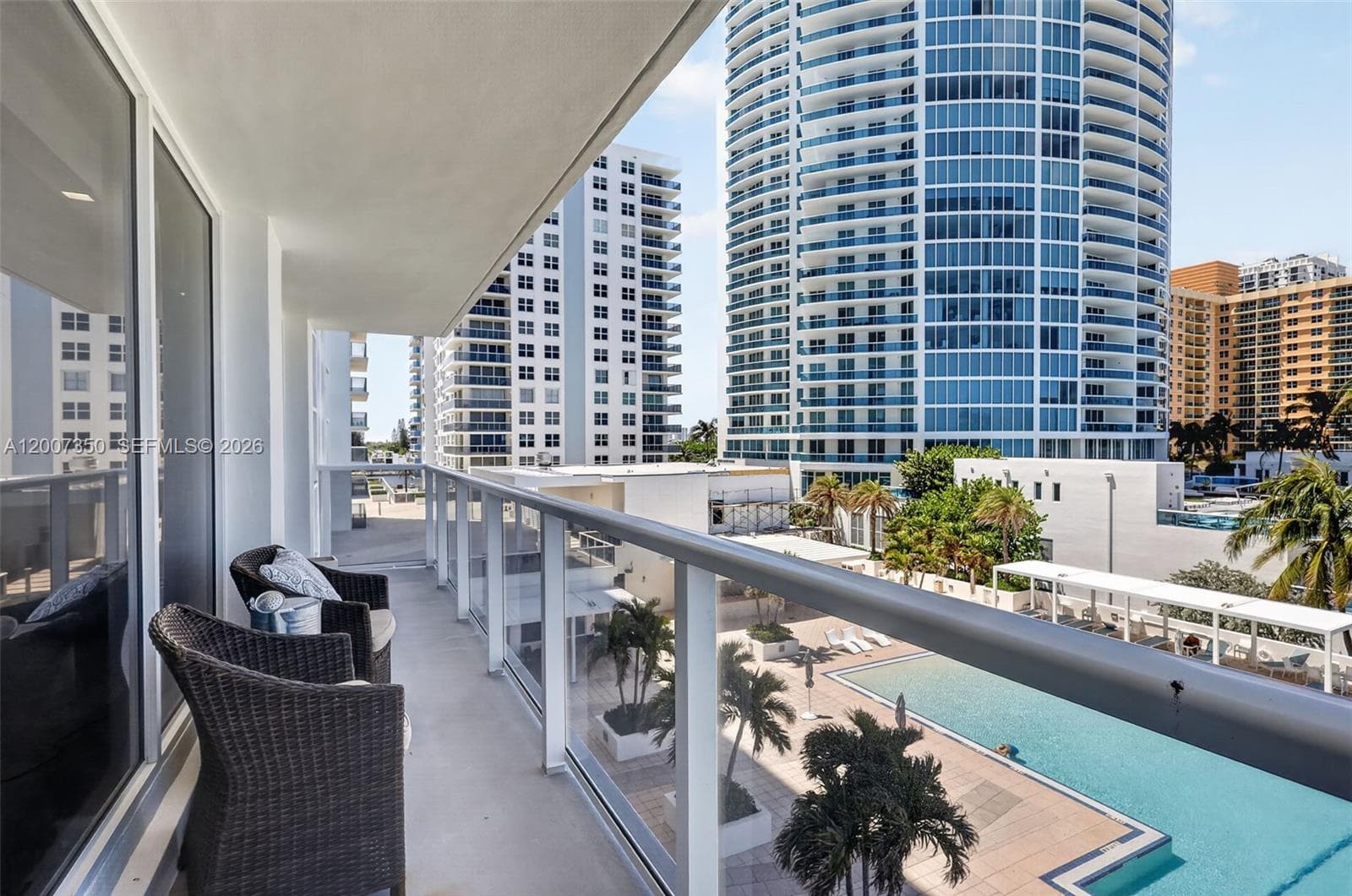 2751 Ocean Dr 4