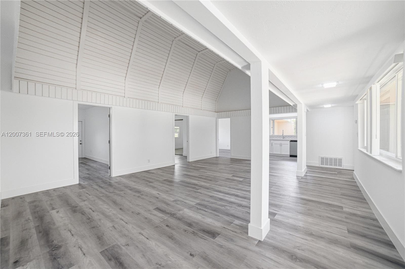 5201 Yellow Pine Ln photo 9