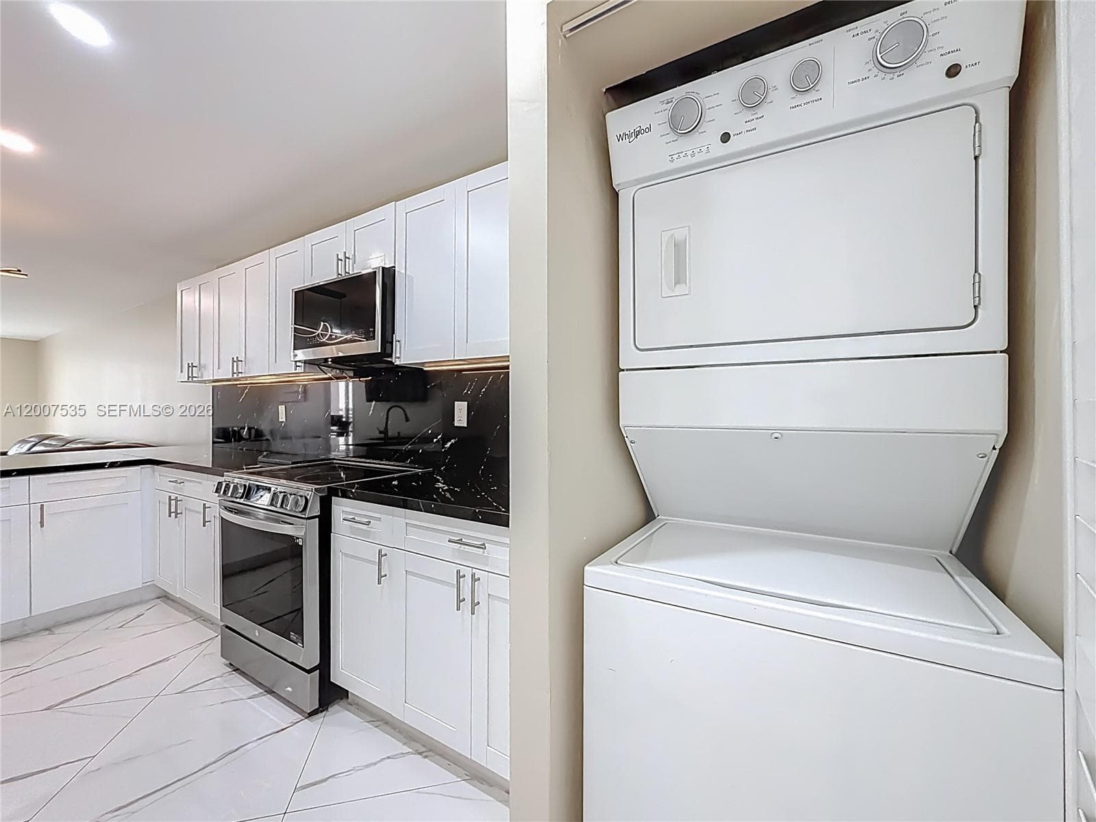3100 NE 48th St 507 photo 24