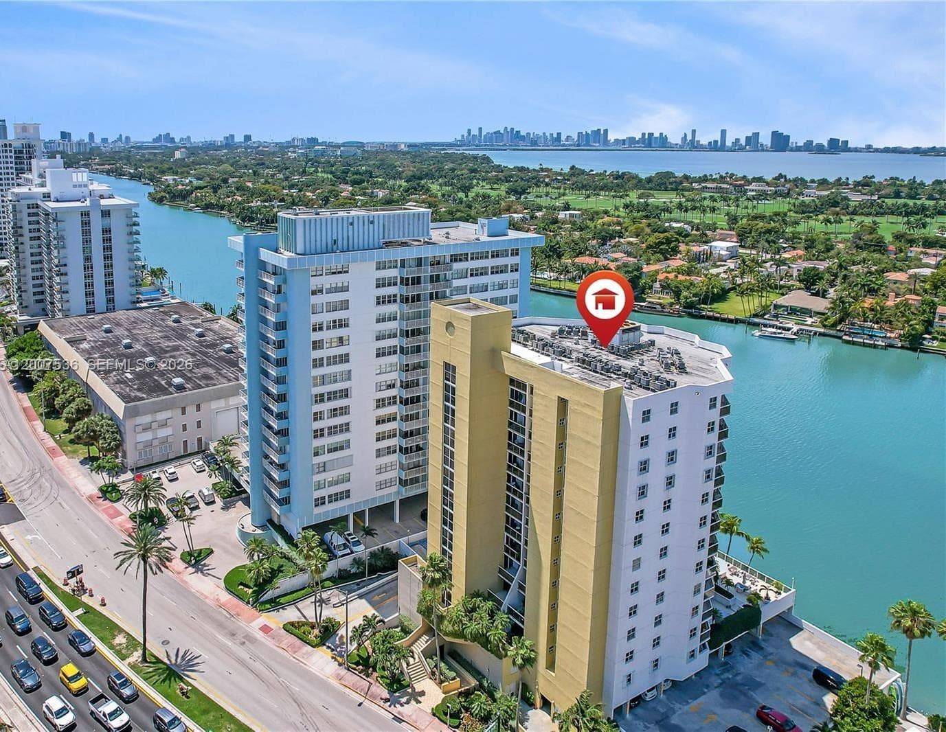 5880 Collins Ave 1006 photo 9