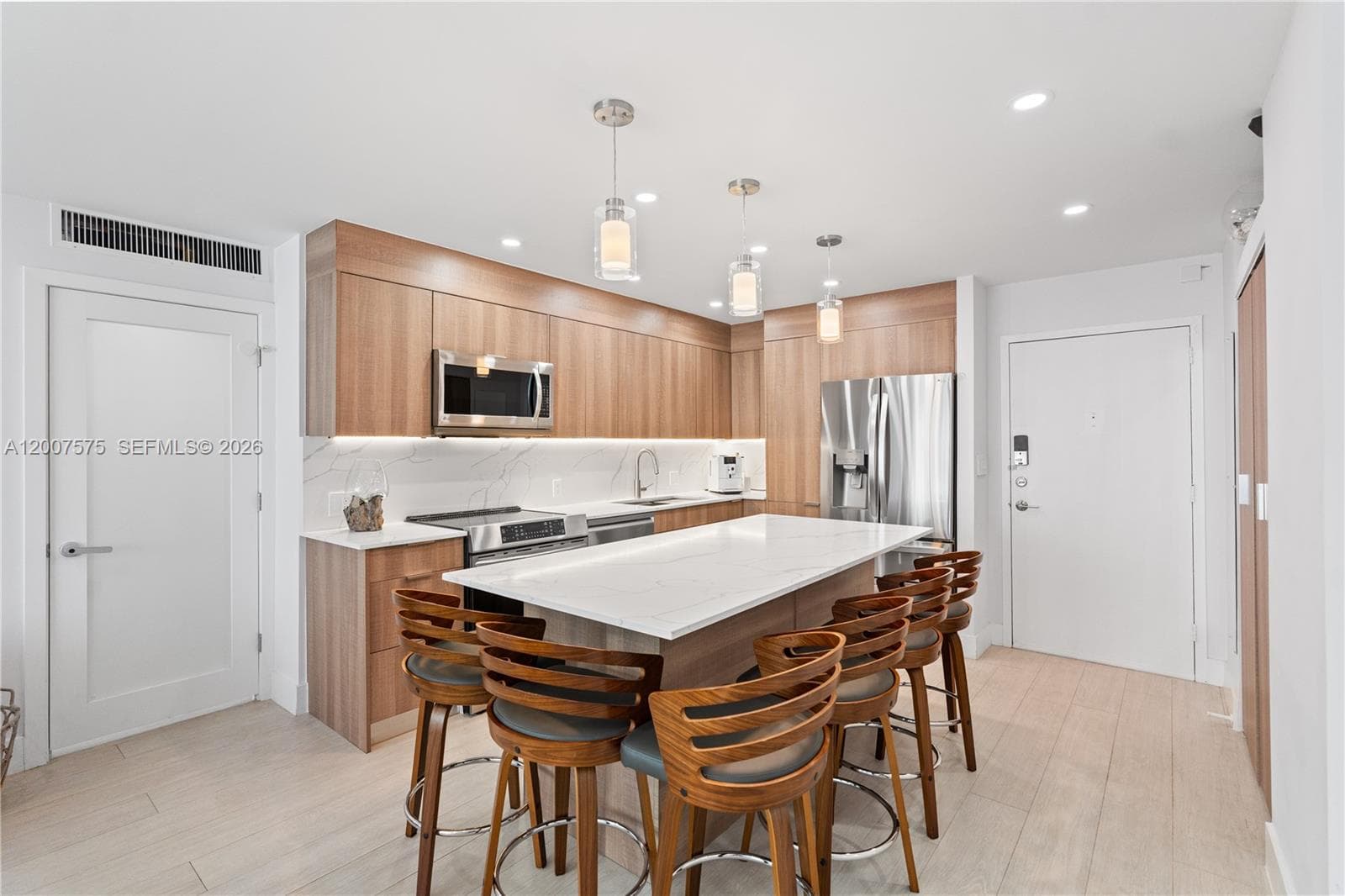 2030 Ocean Dr 4