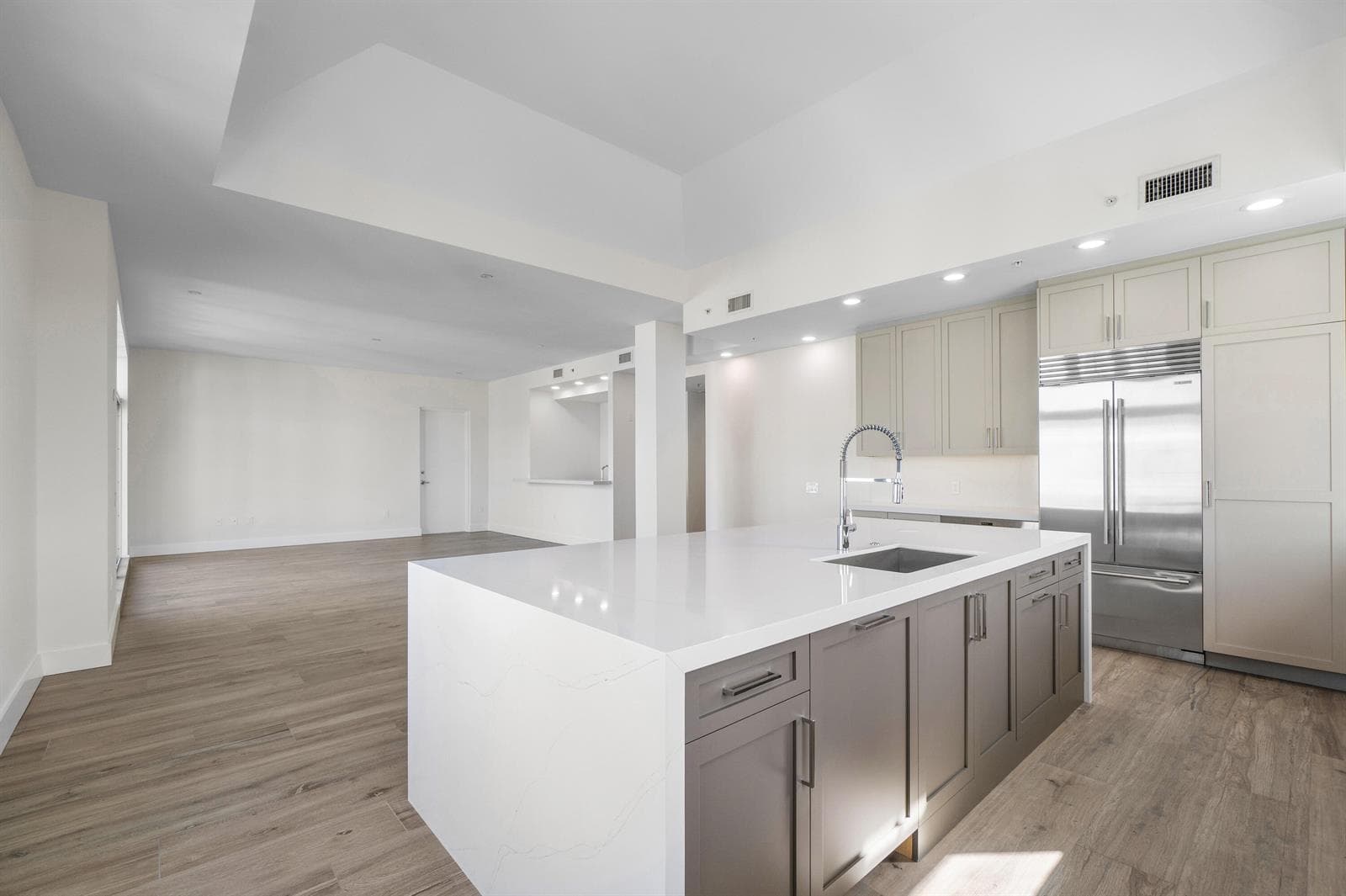 178 Lake Drive 4101 photo 11
