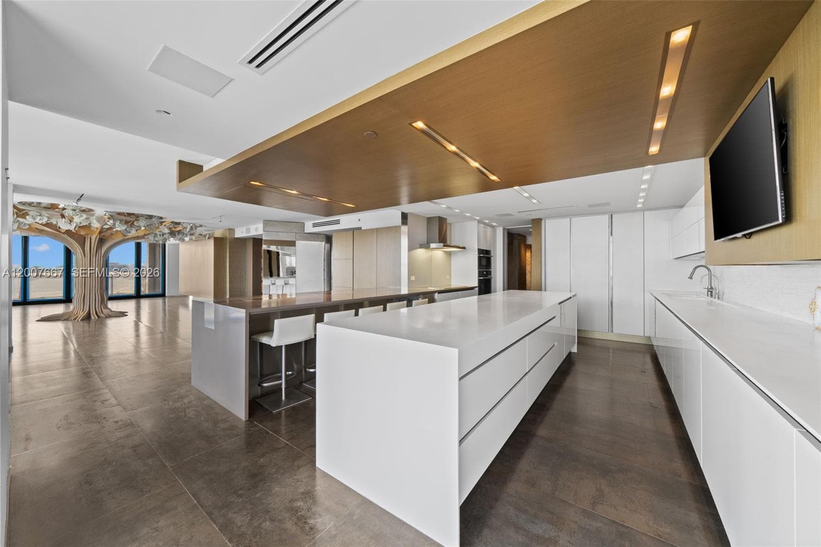 9999 Collins Ave 2