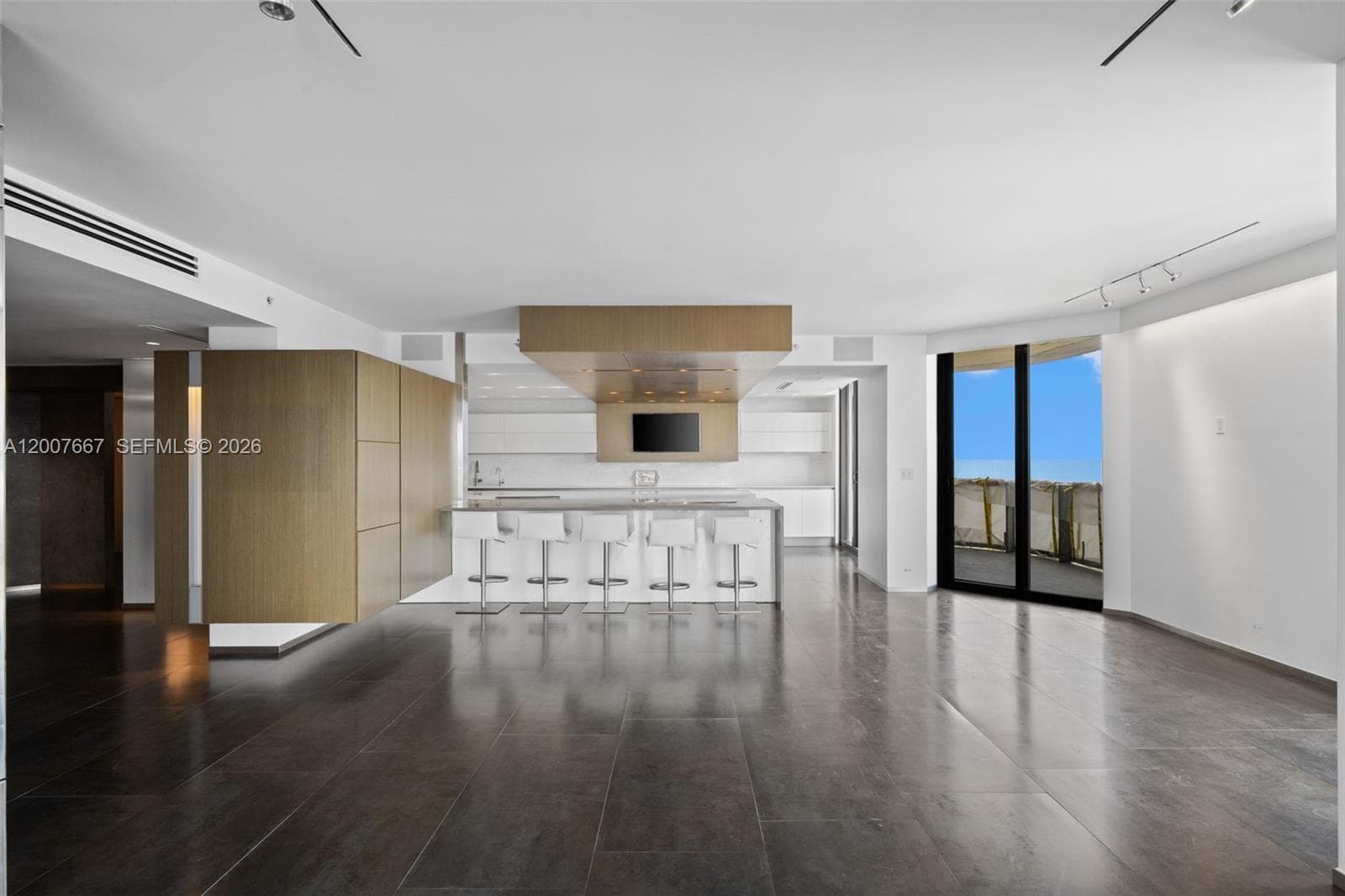 9999 Collins Ave 3