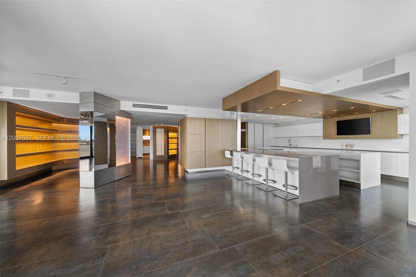 9999 Collins Ave 1