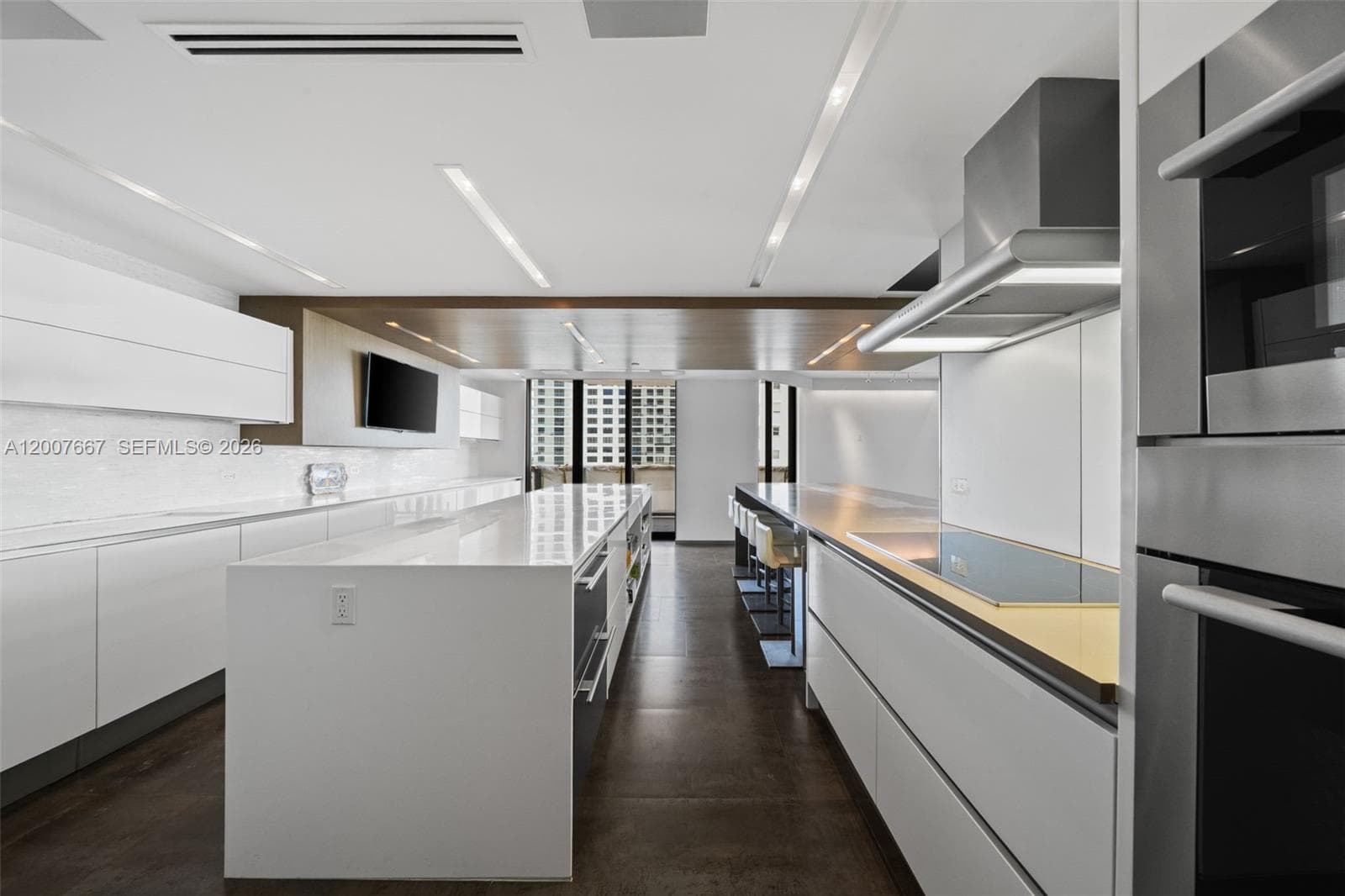 9999 Collins Ave 5