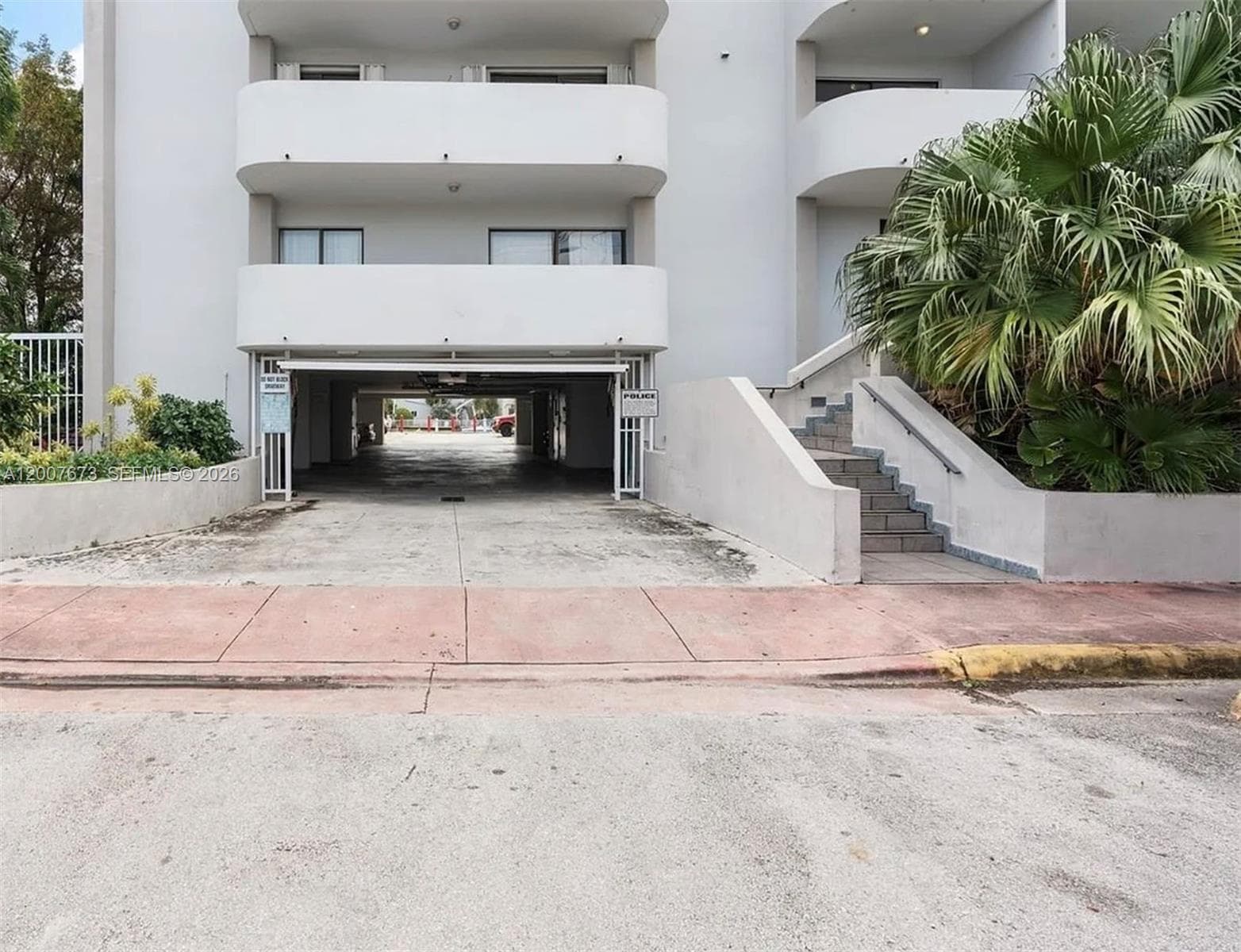 110 S Shore Dr 5B photo 2