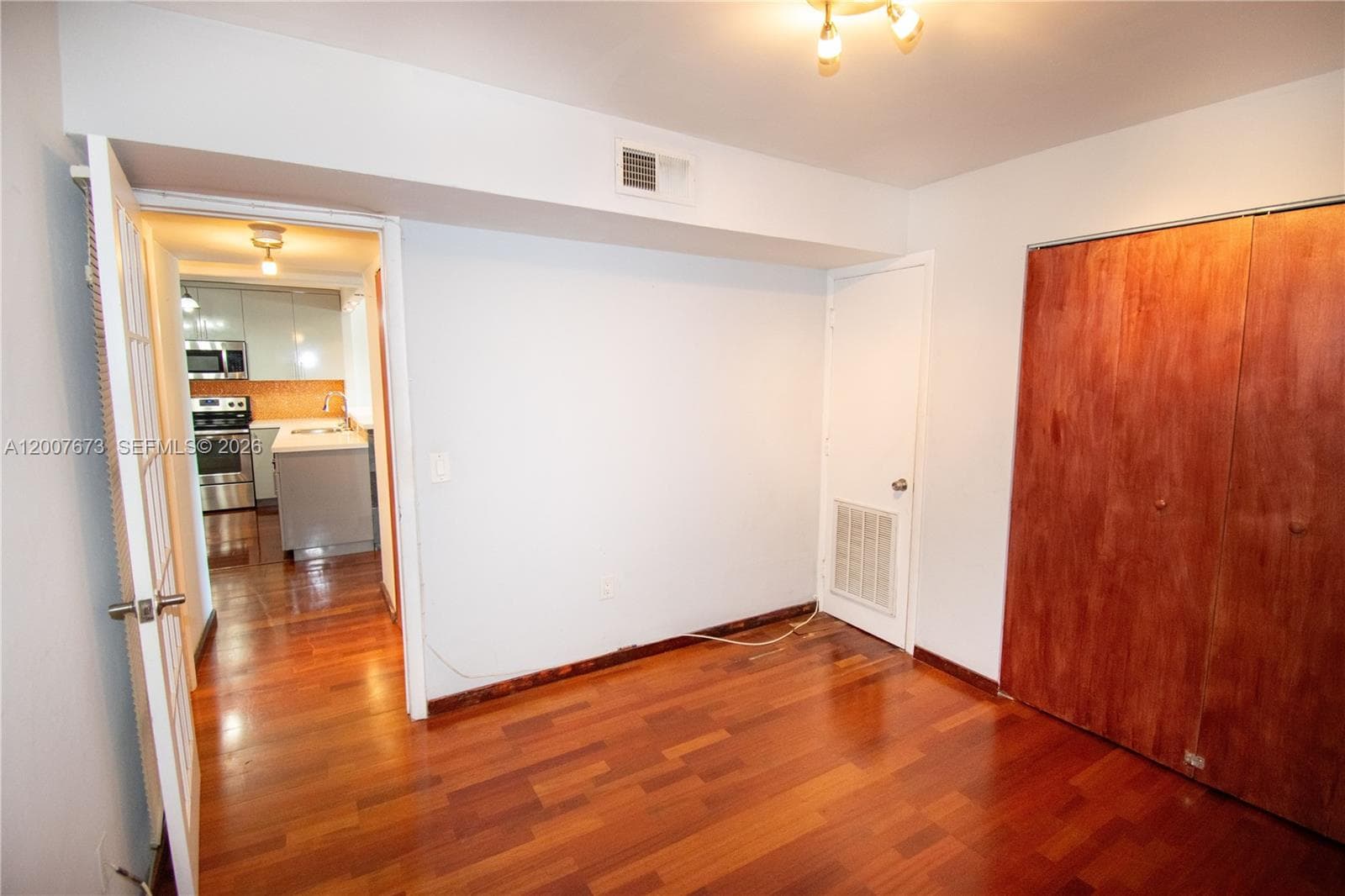 110 S Shore Dr 5B photo 24