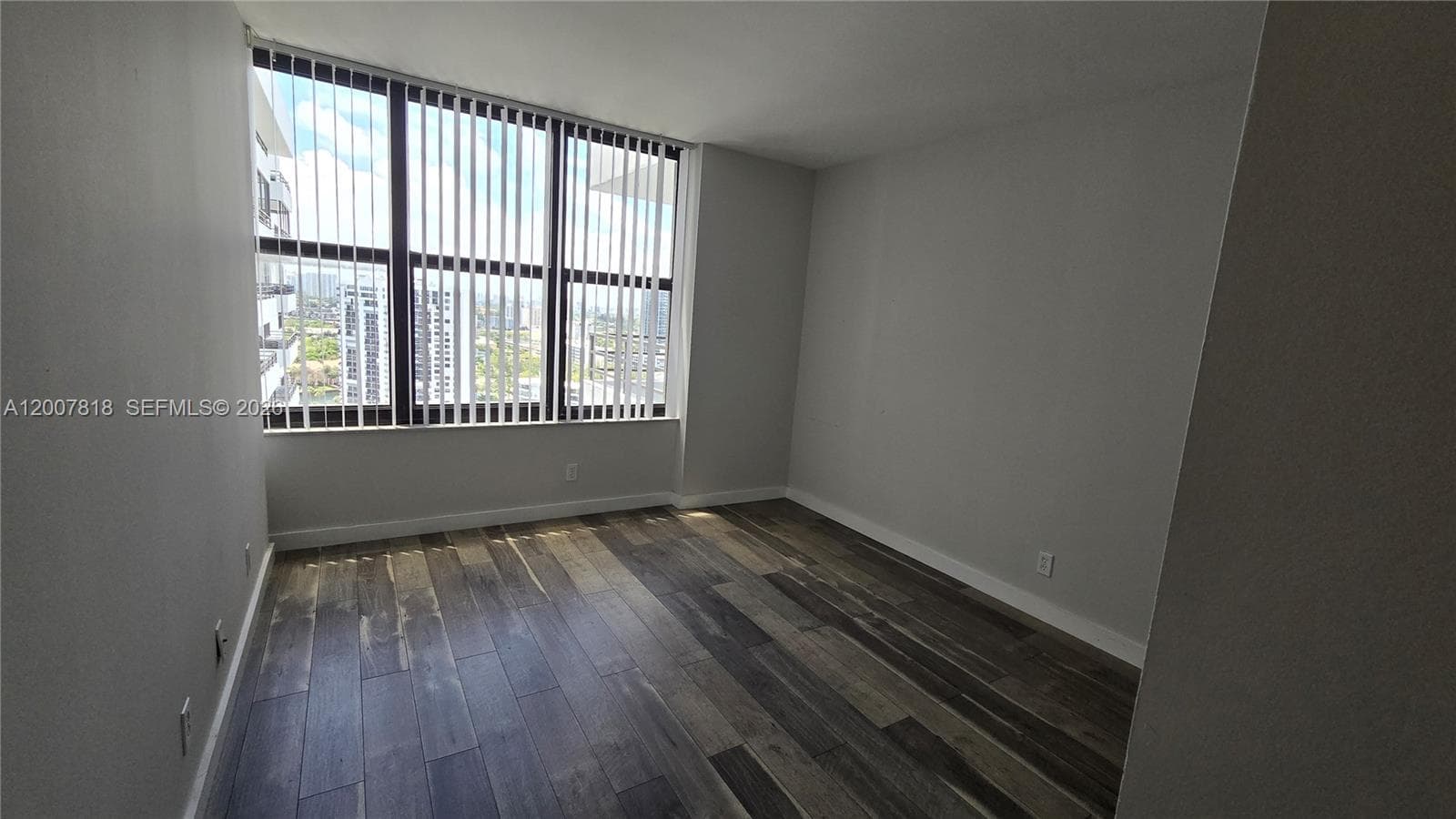 2500 Parkview Dr 2317 photo 17