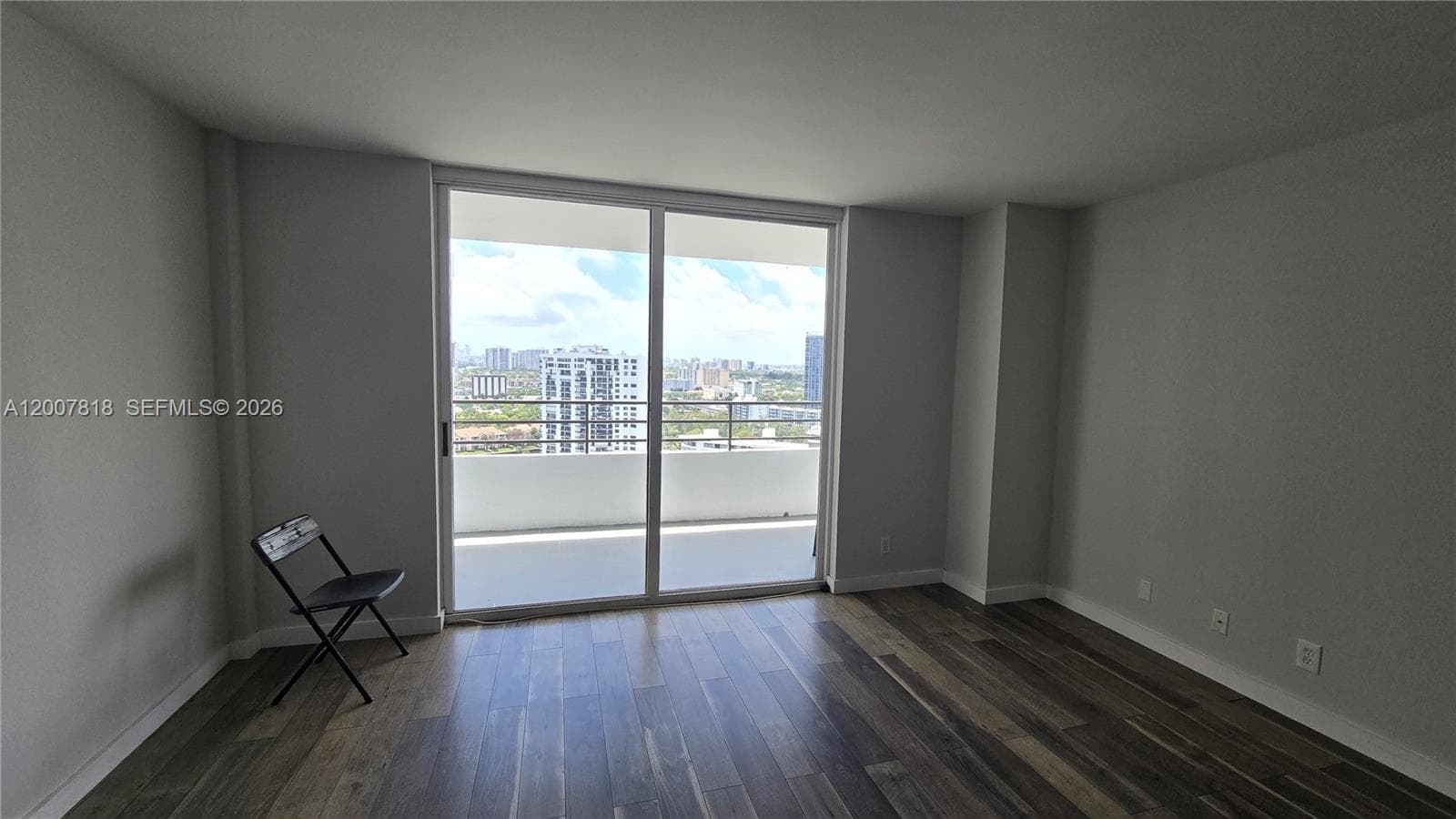 2500 Parkview Dr 2317 photo 7