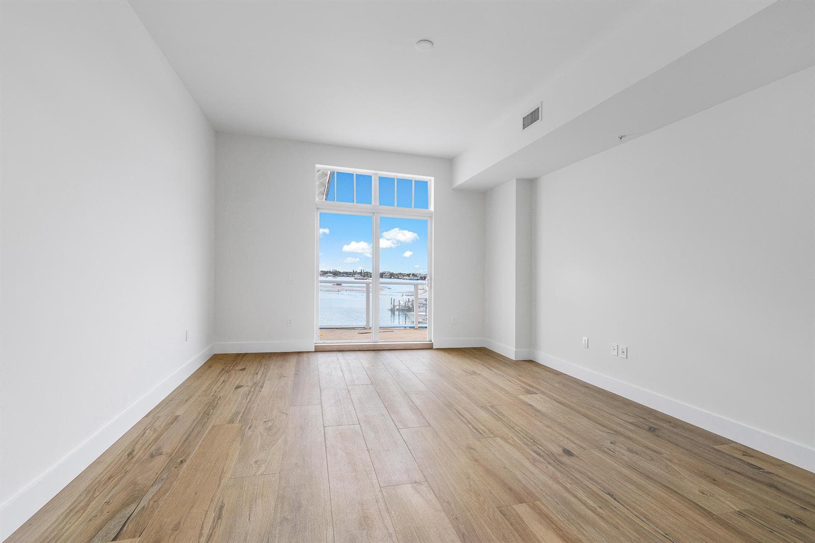 180 Lake Drive 2103 photo 23