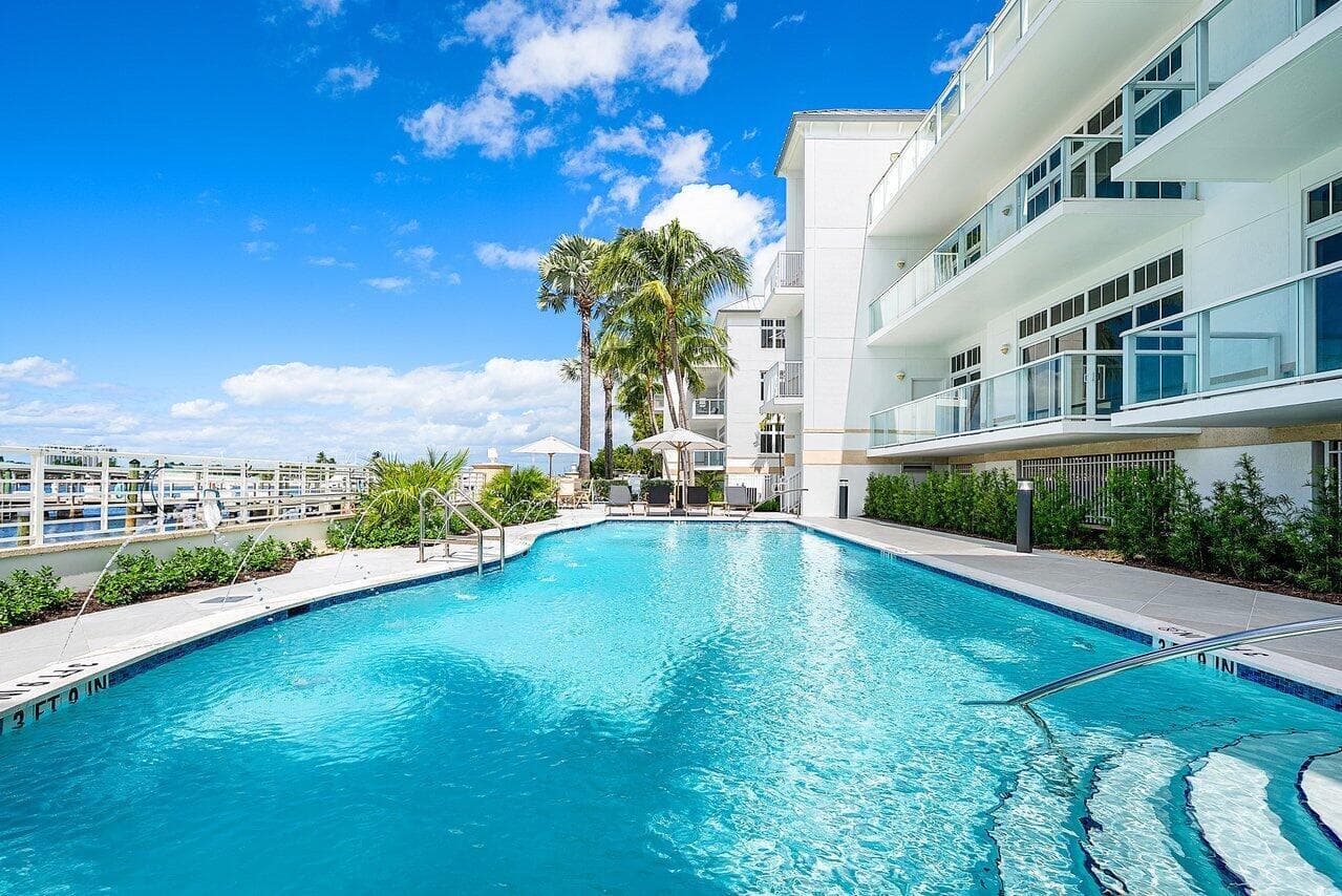 180 Lake Drive #2103 2