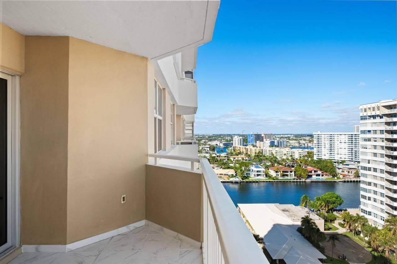 1985 S Ocean Drive #16b 2